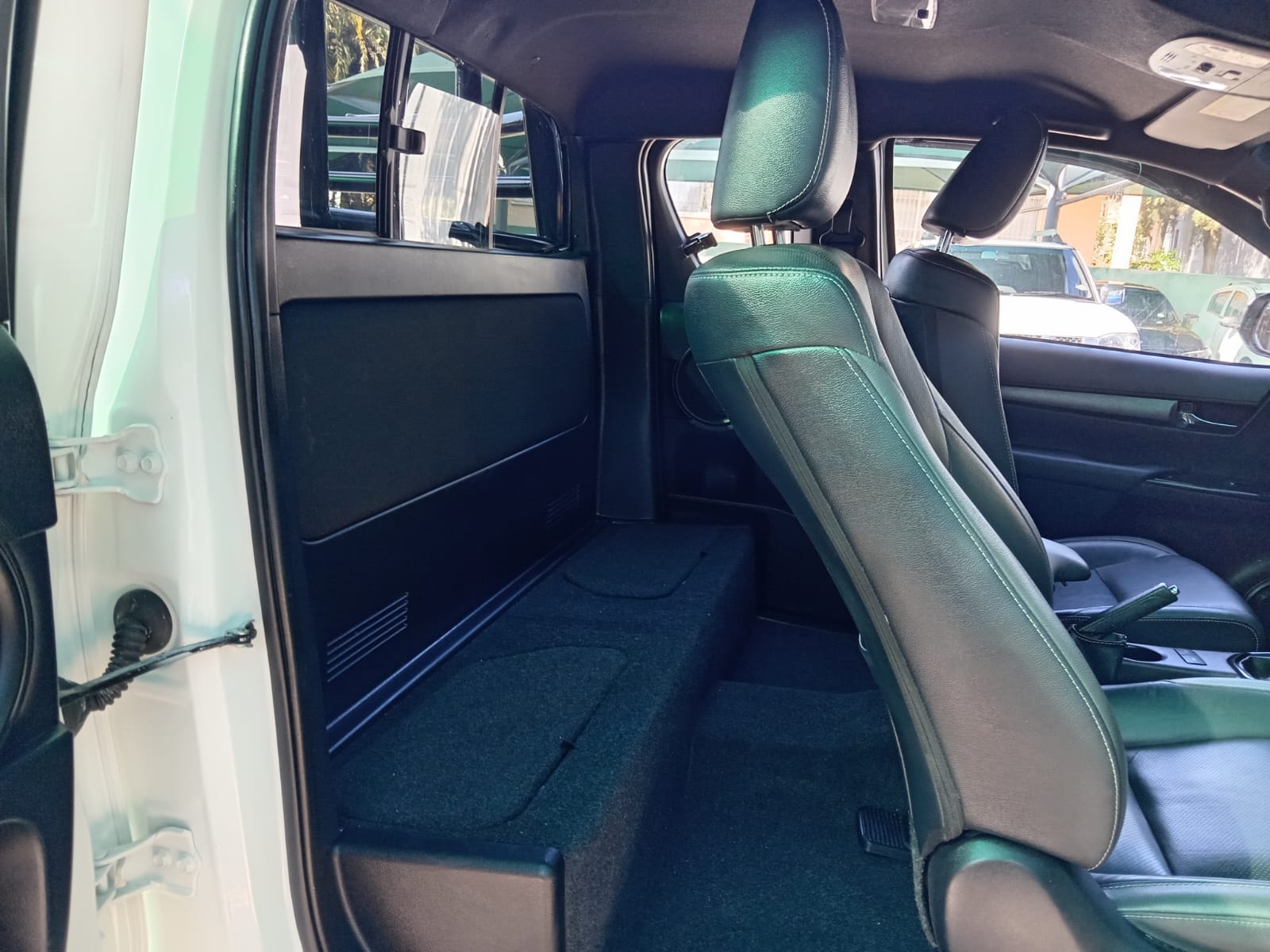 
								2022 Toyota Hilux 2.8GD6 legend Extra cab 4X4 full									