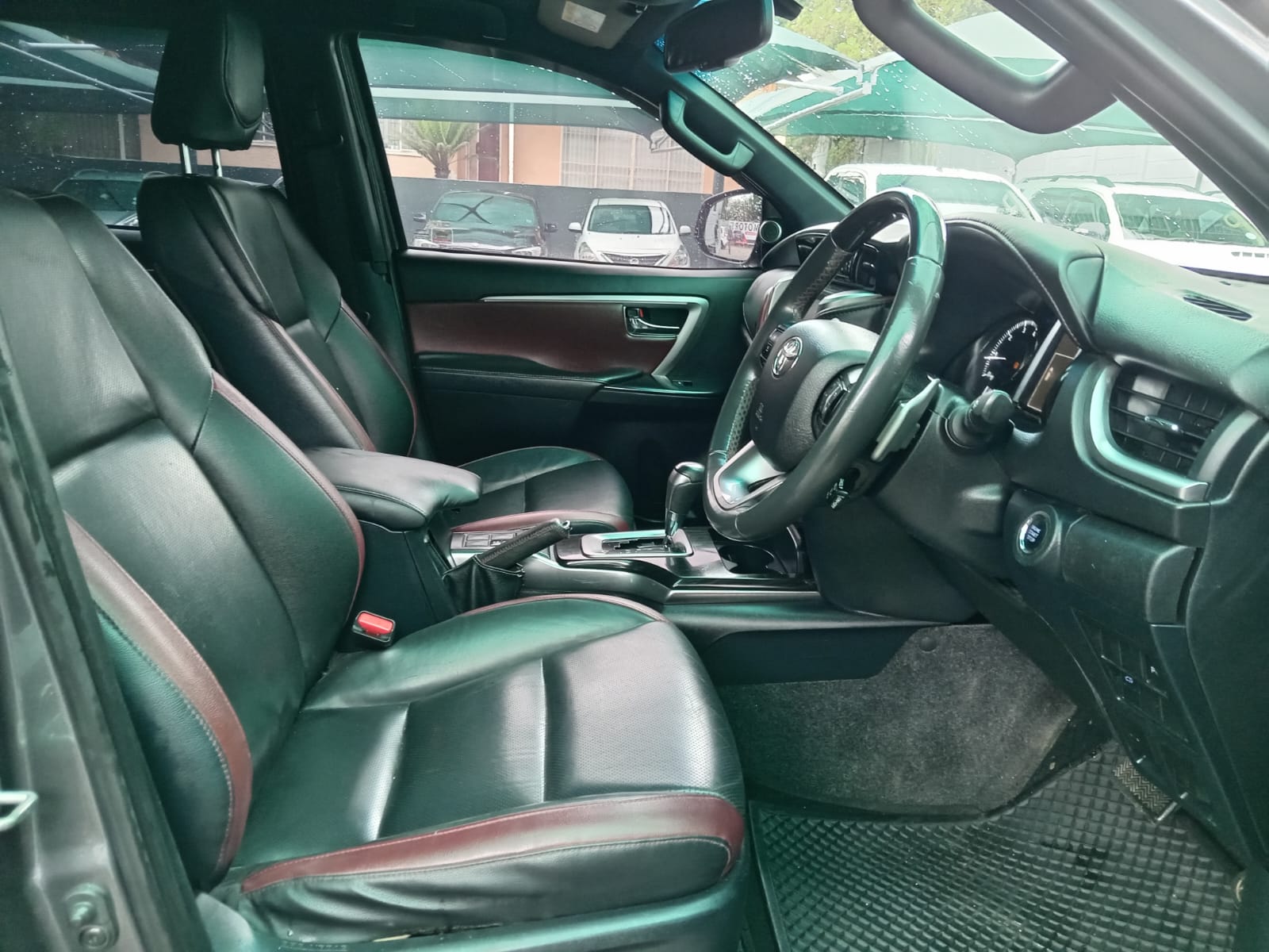
								2024 Toyota Fortuner 2.8GD-6 full									