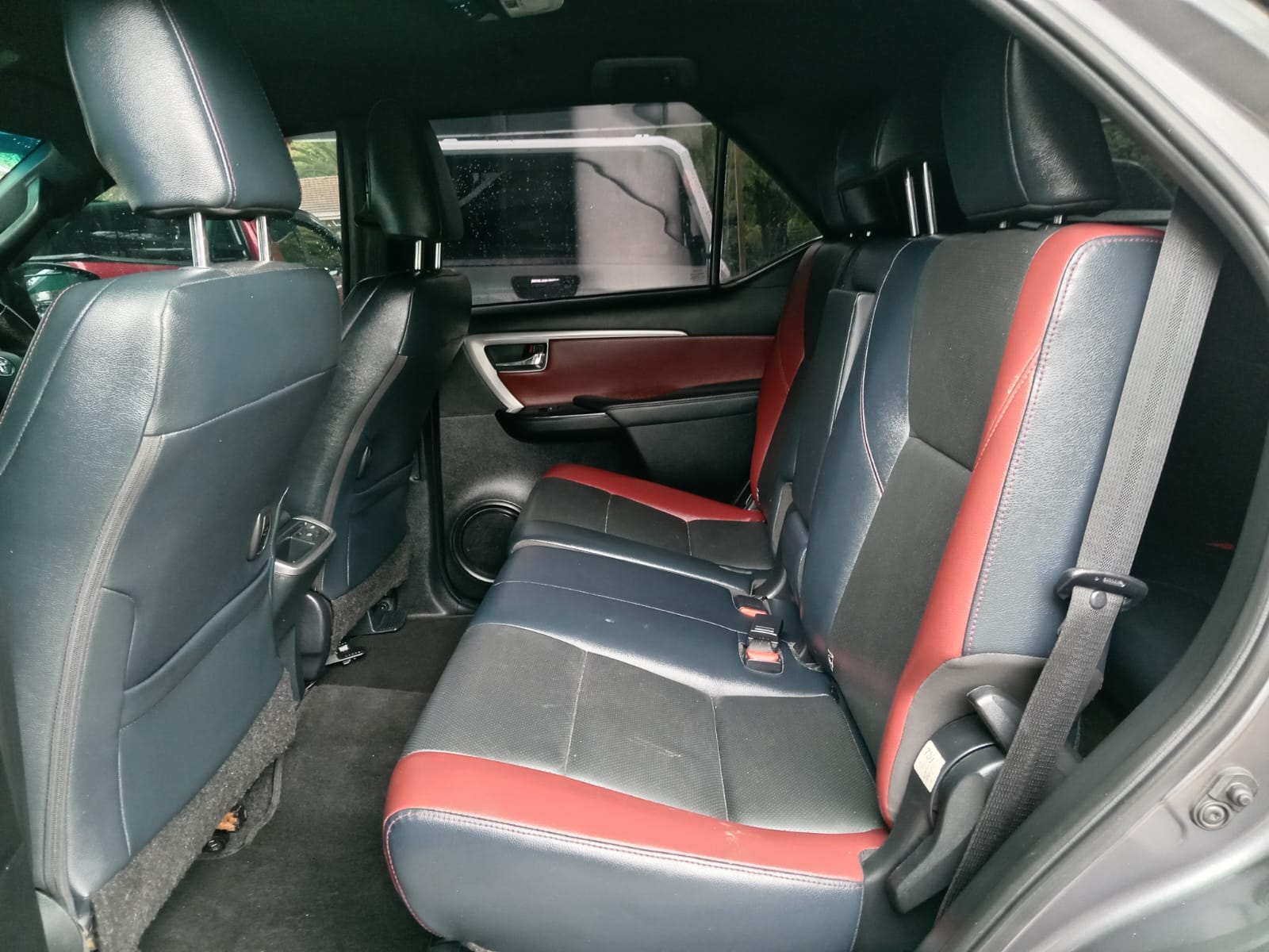
								2024 Toyota Fortuner 2.8GD-6 full									