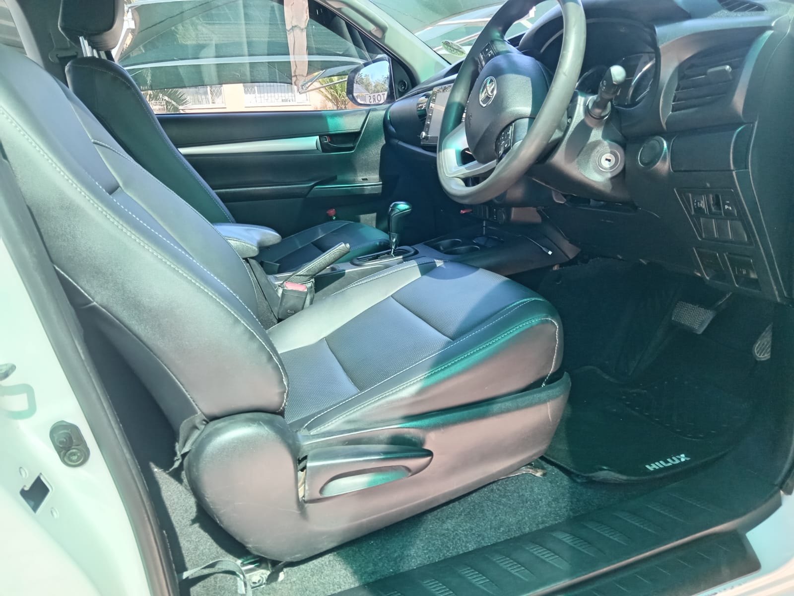 
								2021 Toyota Hilux 2.4GD-6 Xtra Cab SRX Auto full									