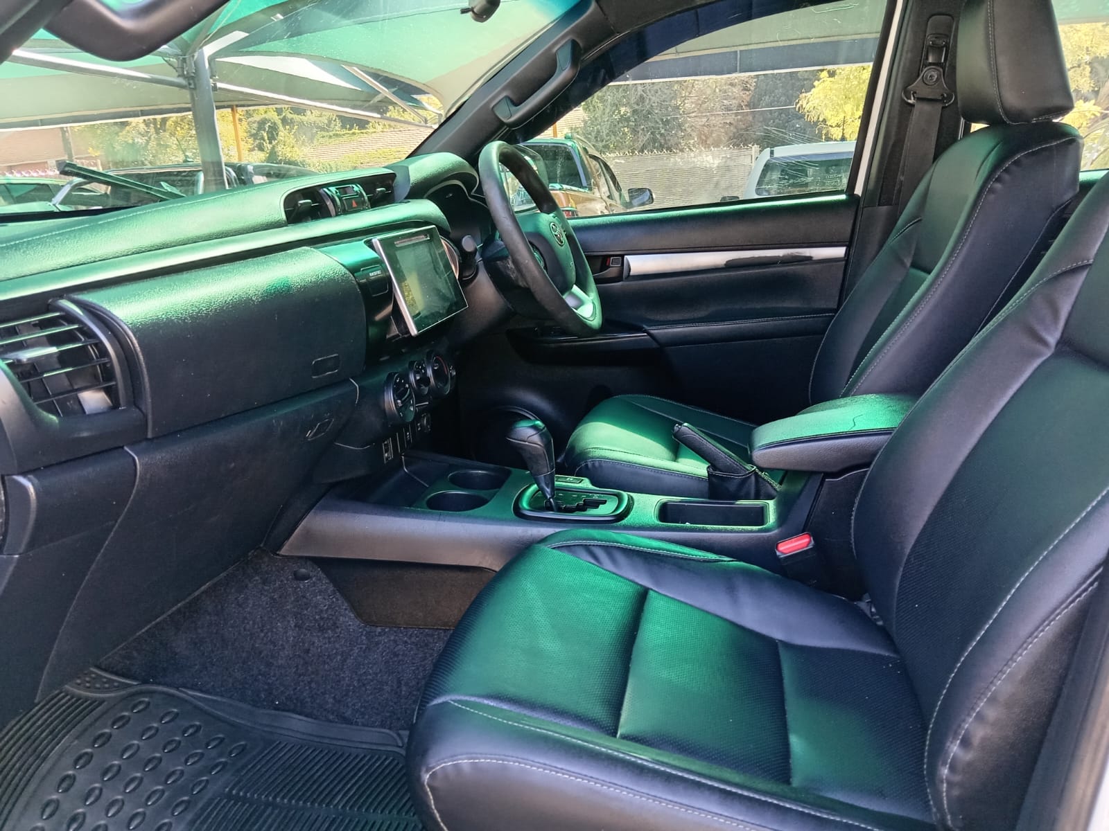
								2019 Toyota Hilux 2.4GD-6 Double Cab 4×2 SRX Auto full									