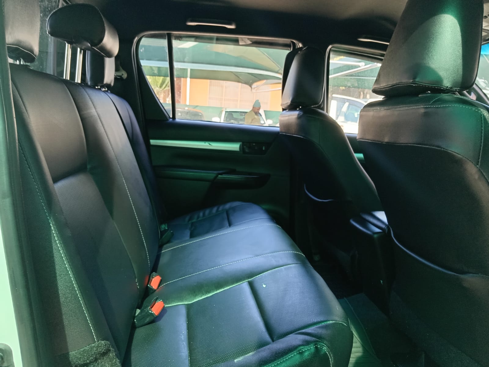 
								2019 Toyota Hilux 2.4GD-6 Double Cab 4×2 SRX Auto full									