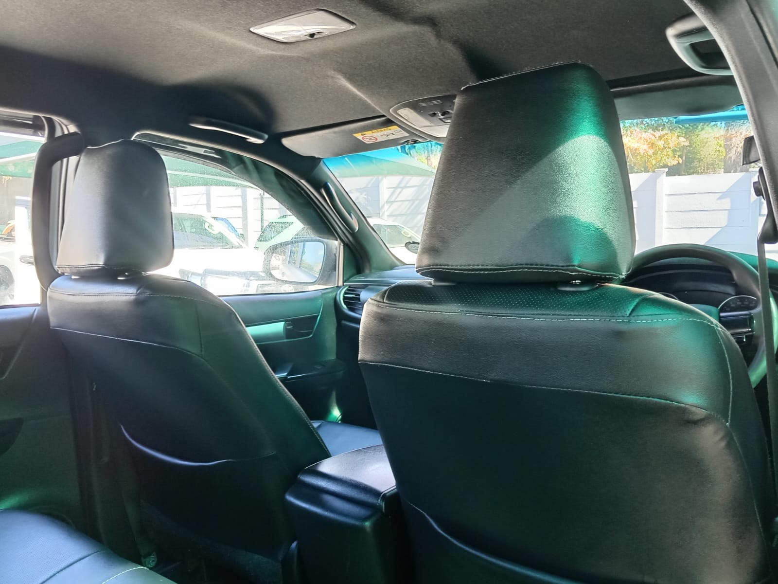 
								2019 Toyota Hilux 2.4GD-6 Double Cab 4×2 SRX Auto full									