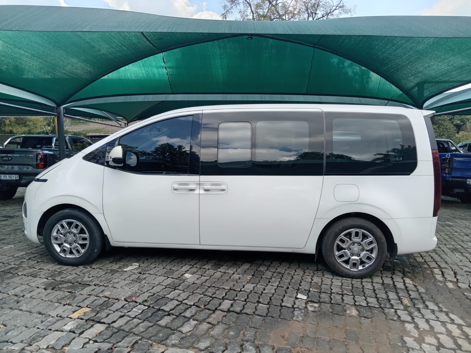 
								Hyundai Staria 2.2D Executive 9-seater full									