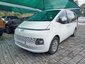 Hyundai Staria 2.2D Executive 9-seater