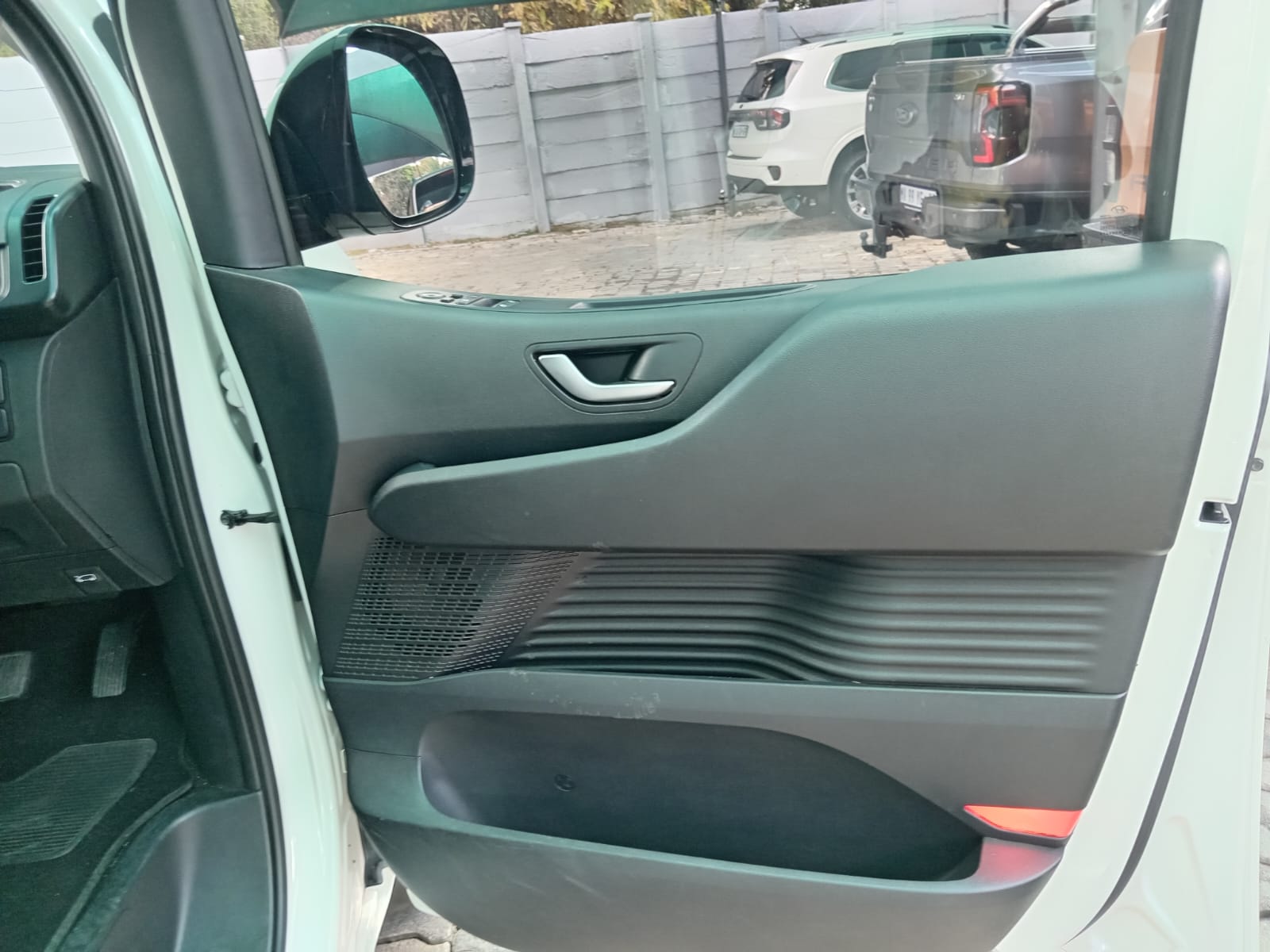 
								Hyundai Staria 2.2D Executive 9-seater full									