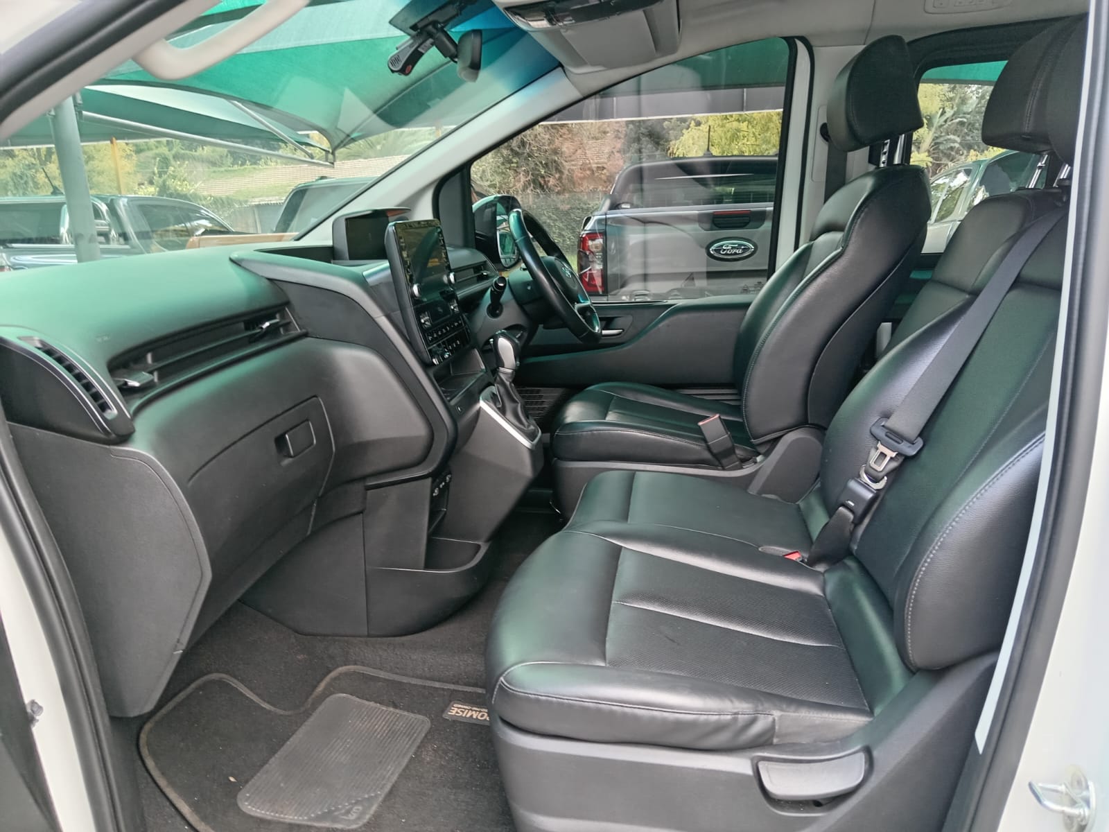 
								Hyundai Staria 2.2D Executive 9-seater full									