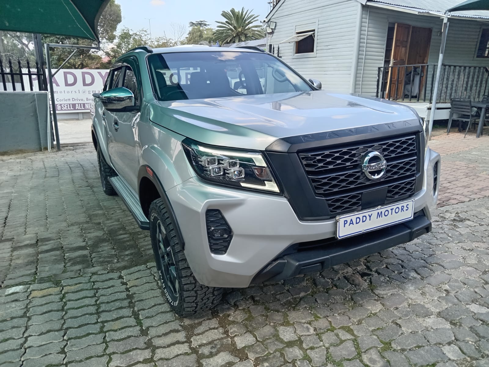 
								2022 Nissan Navara 2.5DDTi Double Cab LE full									