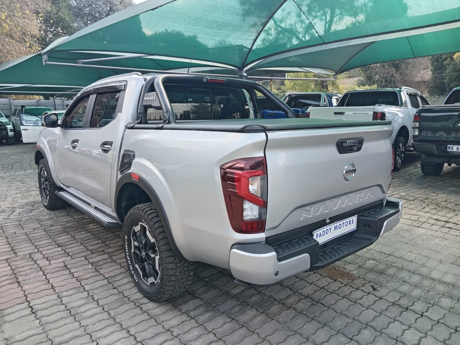 
								2022 Nissan Navara 2.5DDTi Double Cab LE full									