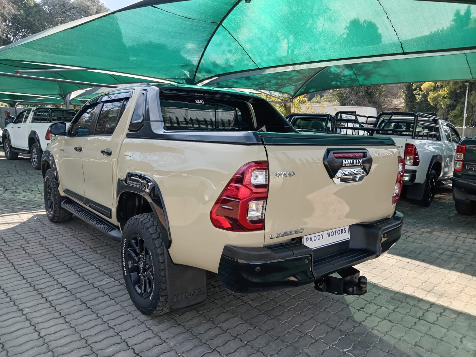 
								2022 Toyota Hilux 2.8GD-6 Double Cab Legend Auto full									