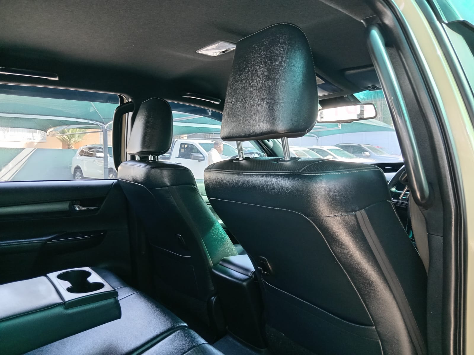 
								2022 Toyota Hilux 2.8GD-6 Double Cab Legend Auto full									