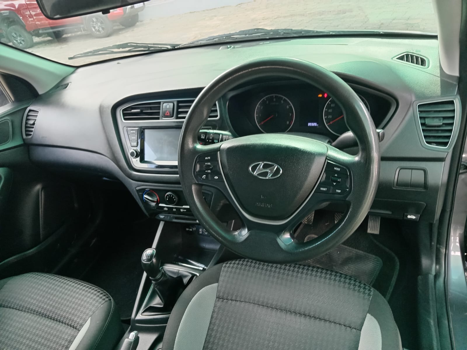 
								2019 Hyundai i20 1.4 Fluid full									
