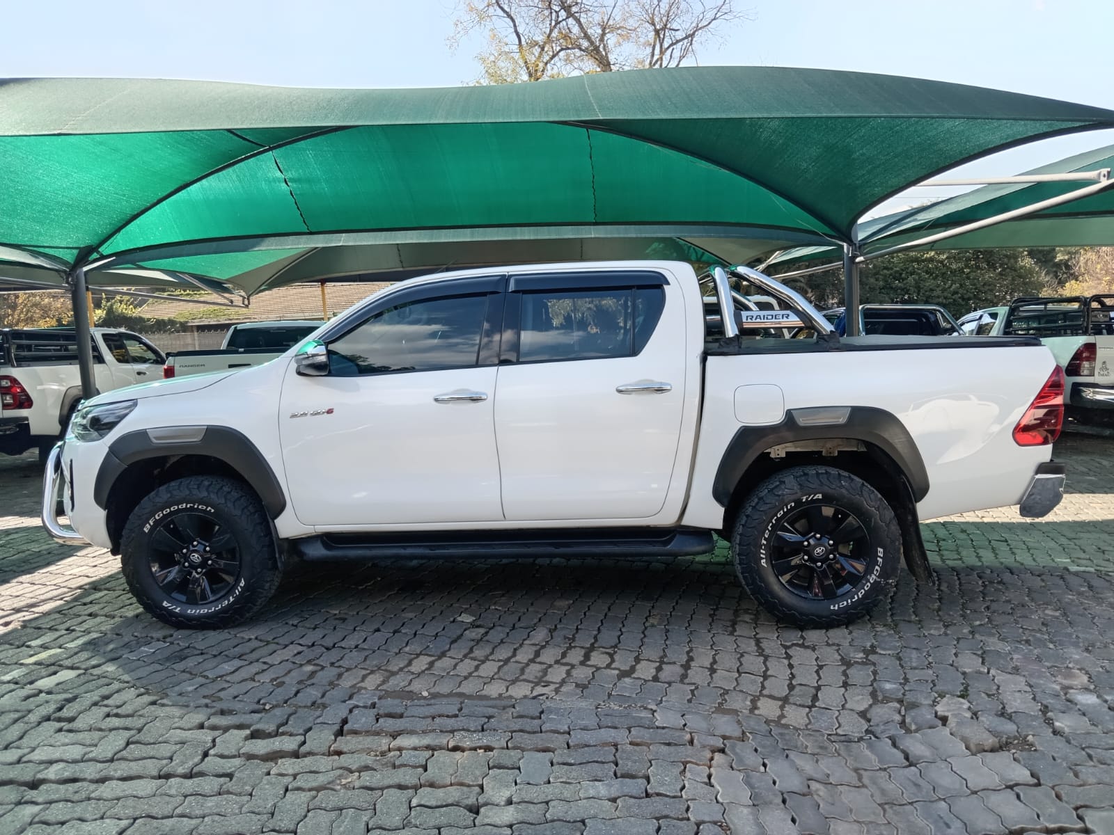 
								2016 Toyota Hilux 2.4GD-6 Double Cab 4×4 SRX full									
