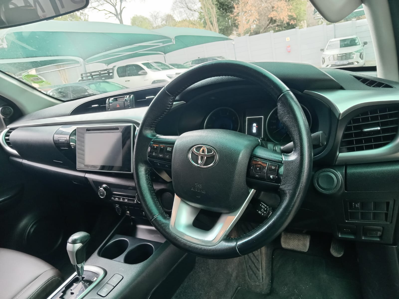 
								2016 Toyota Hilux 2.8GD-6 Double Cab Raider auto full									