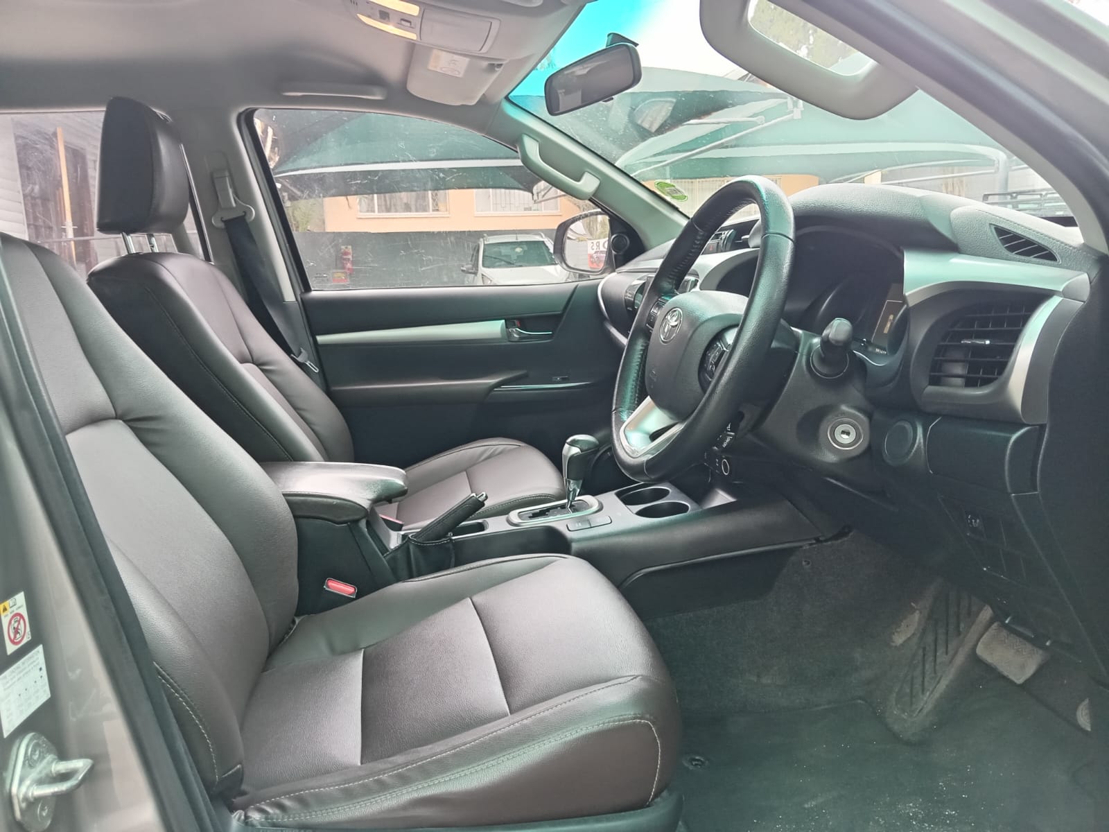 
								2016 Toyota Hilux 2.8GD-6 Double Cab Raider auto full									