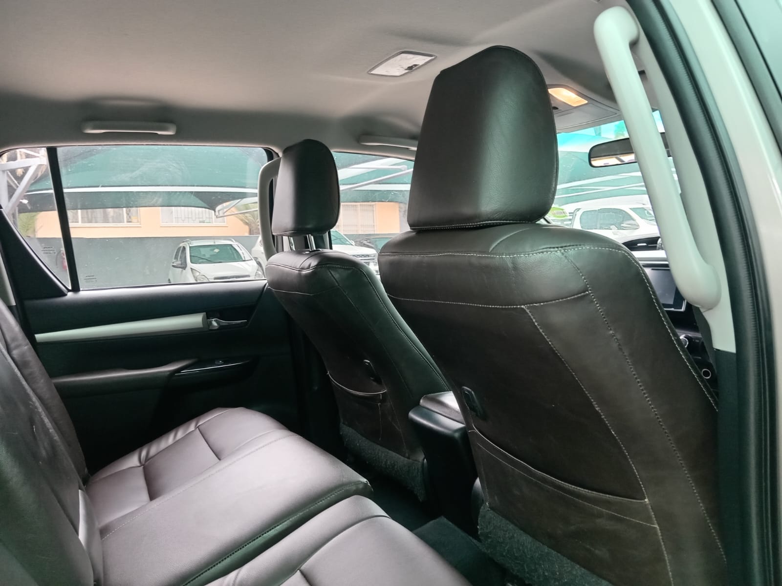 
								2016 Toyota Hilux 2.8GD-6 Double Cab Raider auto full									
