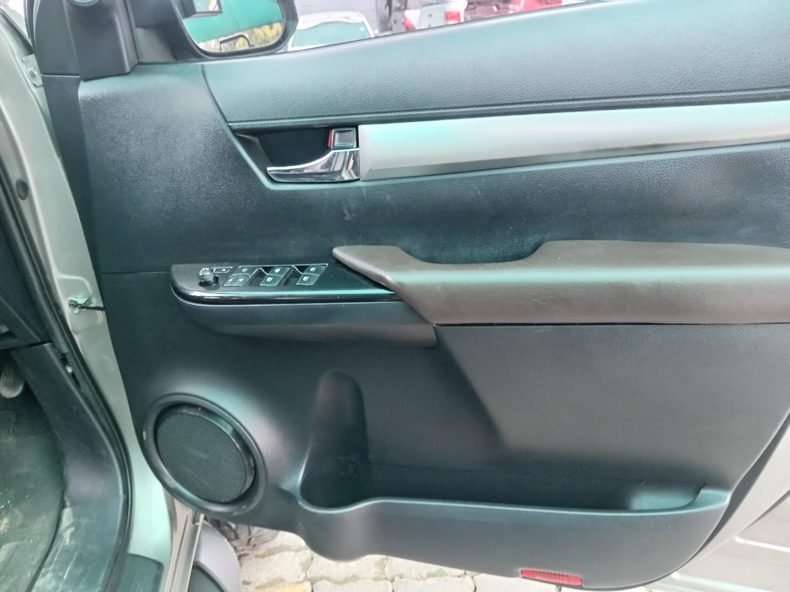 
								2016 Toyota Hilux 2.8GD-6 Double Cab Raider auto full									
