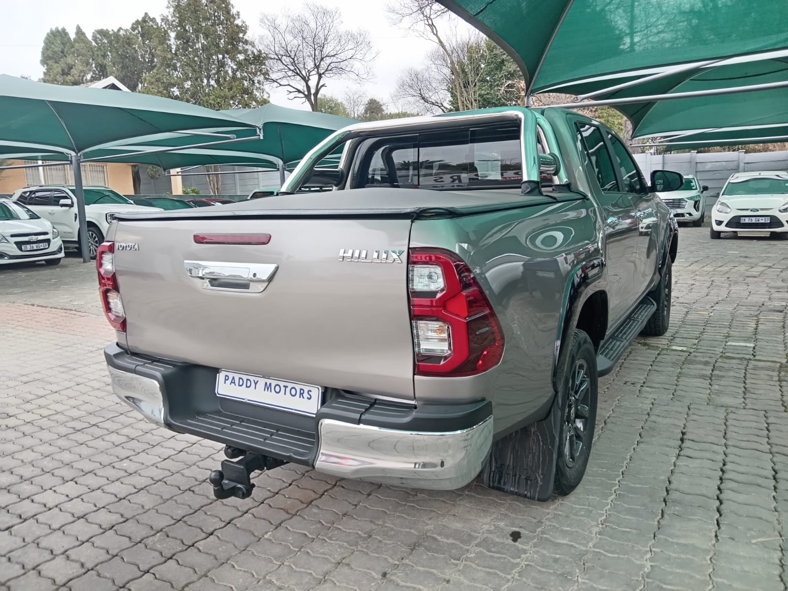 
								2016 Toyota Hilux 2.8GD-6 Double Cab Raider auto full									