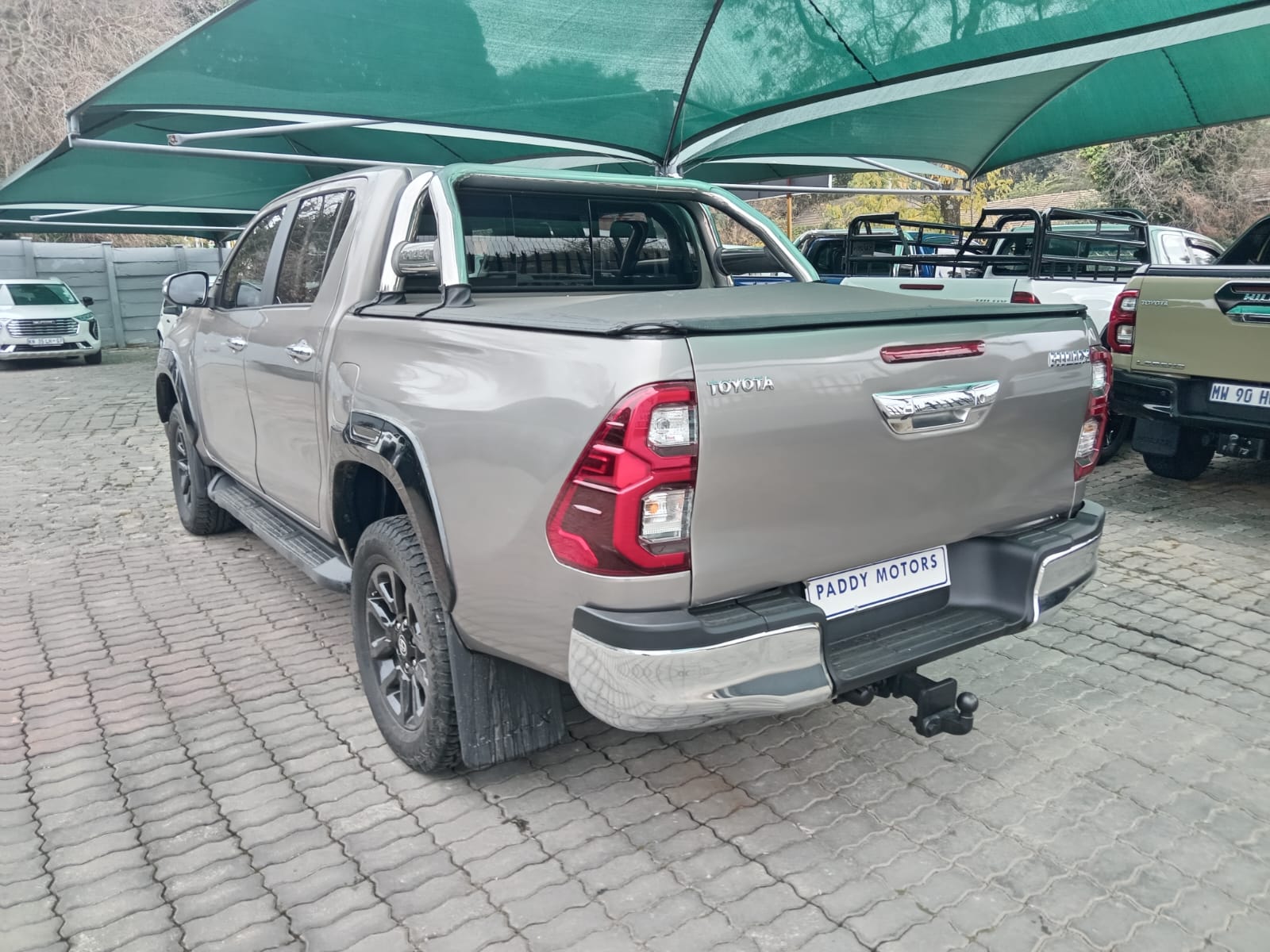 
								2016 Toyota Hilux 2.8GD-6 Double Cab Raider auto full									