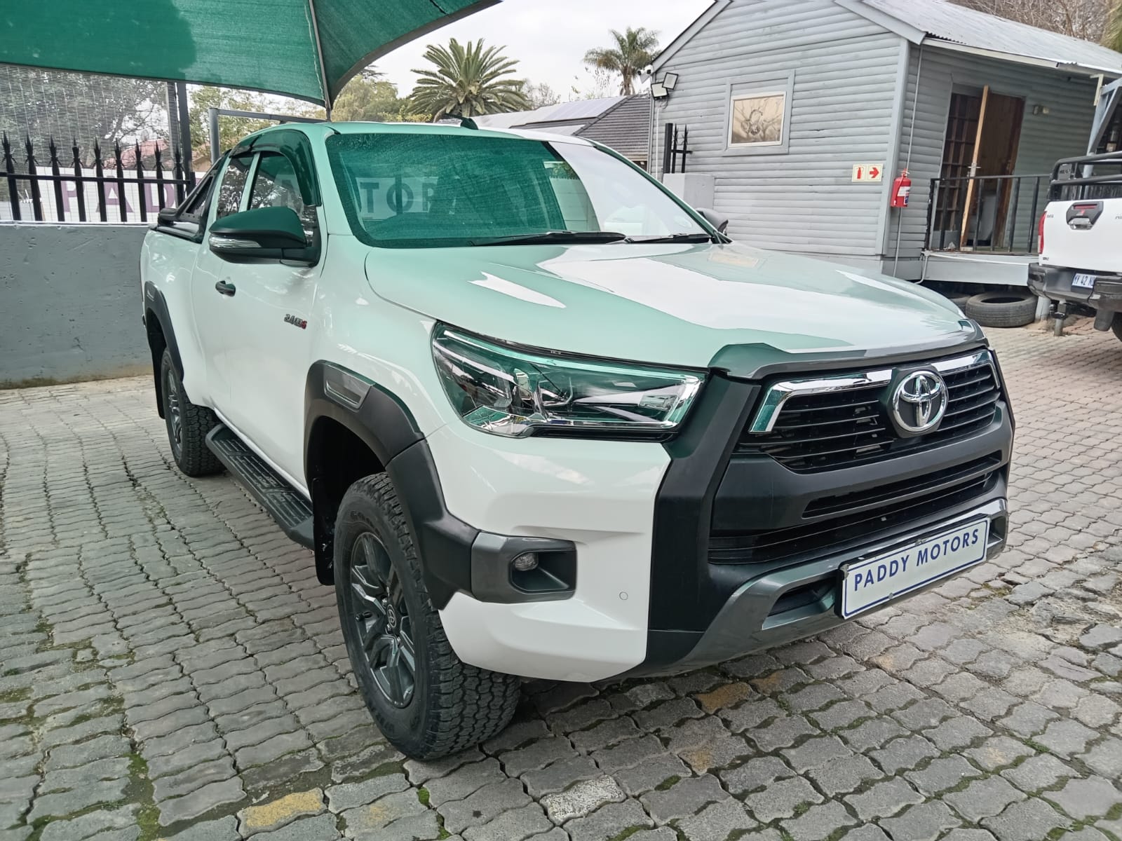 
								2024 Toyota Hilux 2.4GD-6 Xtra Cab Raider full									