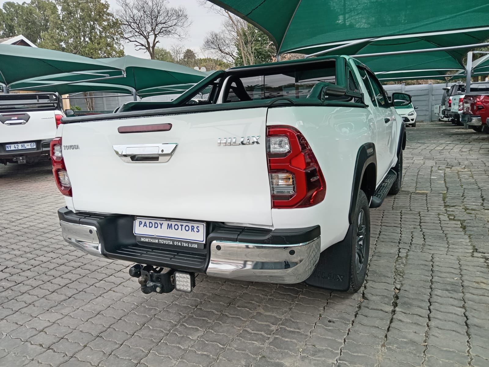 
								2024 Toyota Hilux 2.4GD-6 Xtra Cab Raider full									