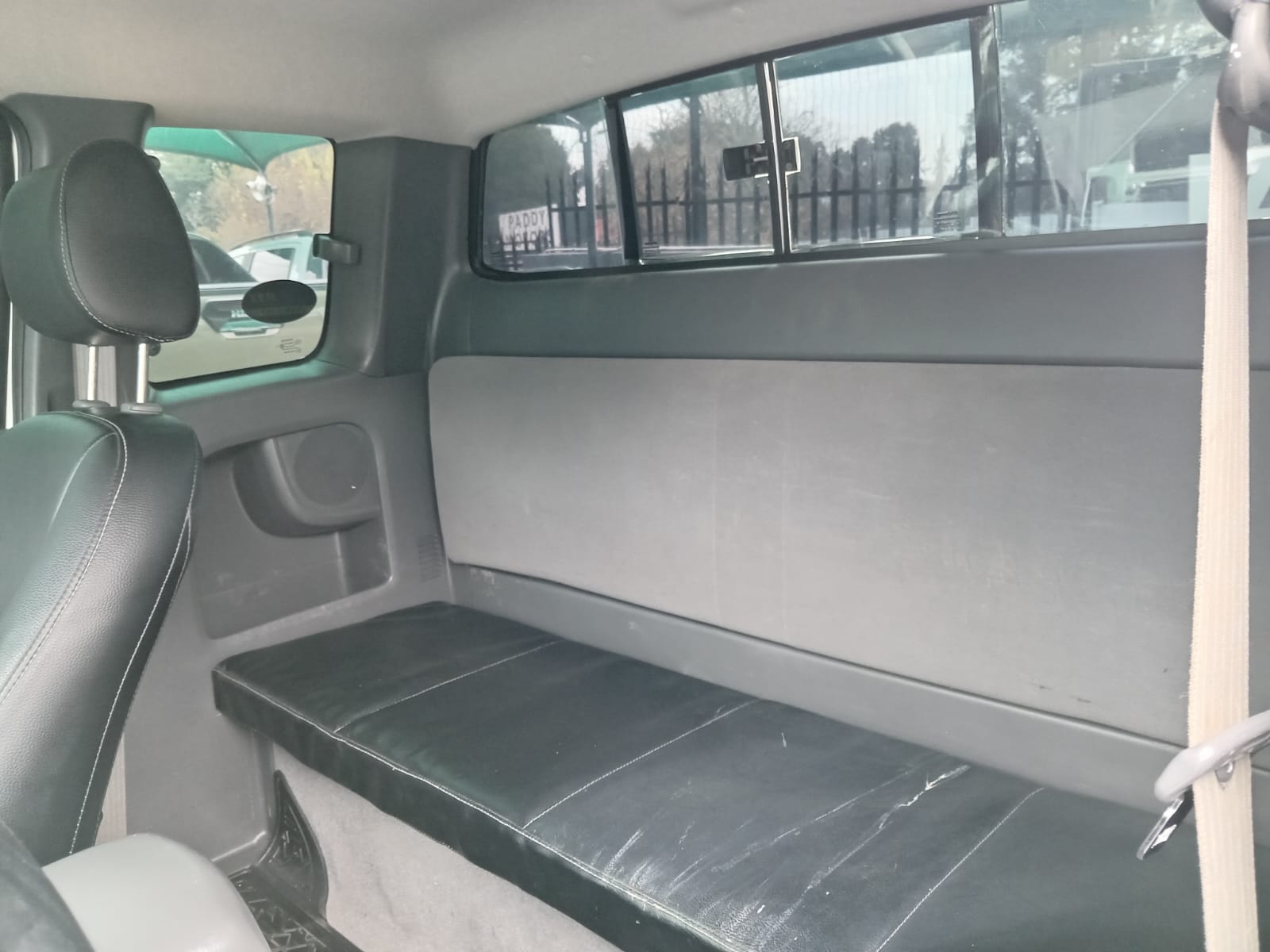 
								Toyota Hilux 3.0 D4-D Extra Cab Raider full									