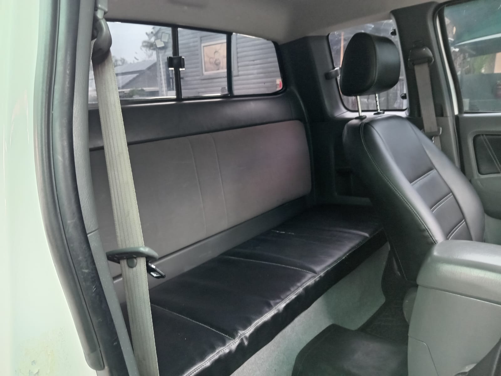 
								Toyota Hilux 3.0 D4-D Extra Cab Raider full									