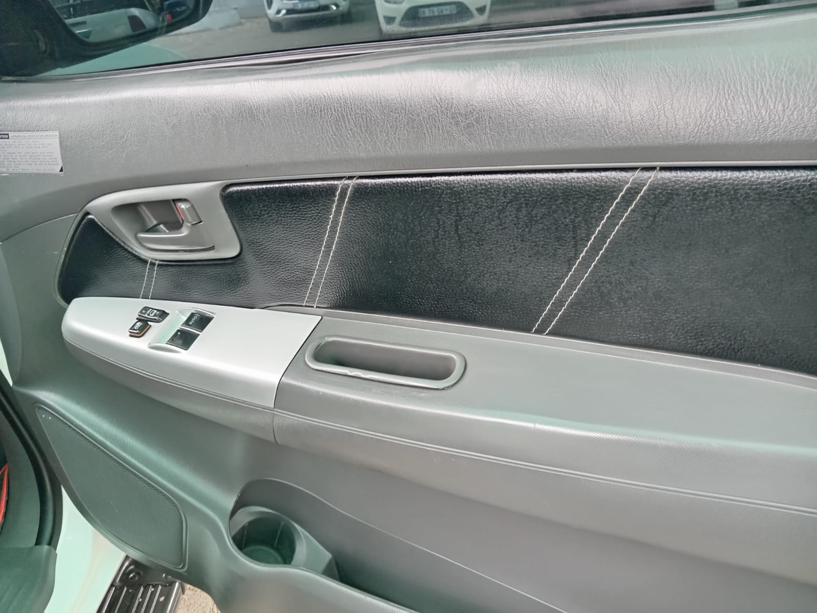 
								Toyota Hilux 3.0 D4-D Extra Cab Raider full									