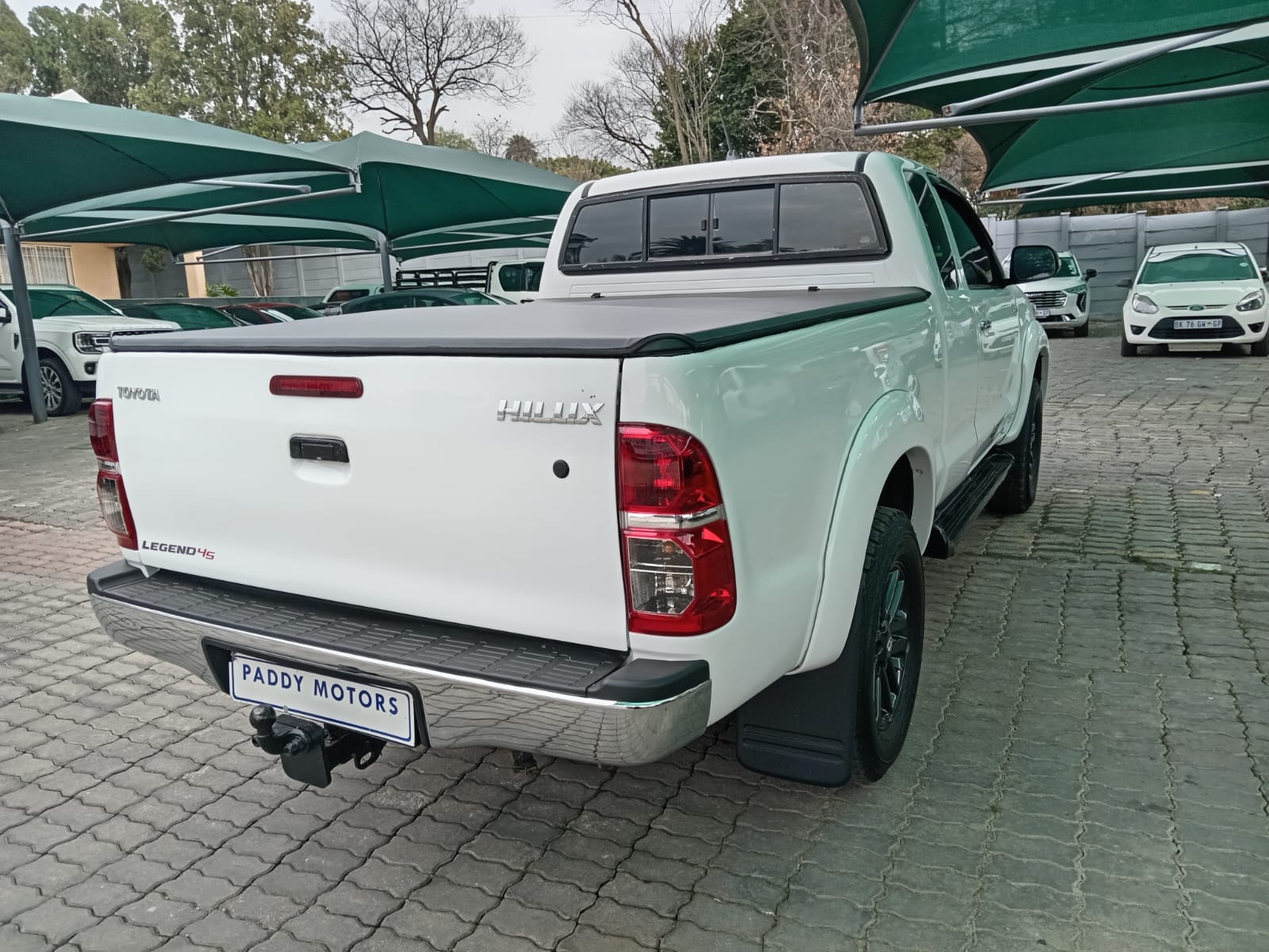 
								Toyota Hilux 3.0 D4-D Extra Cab Raider full									