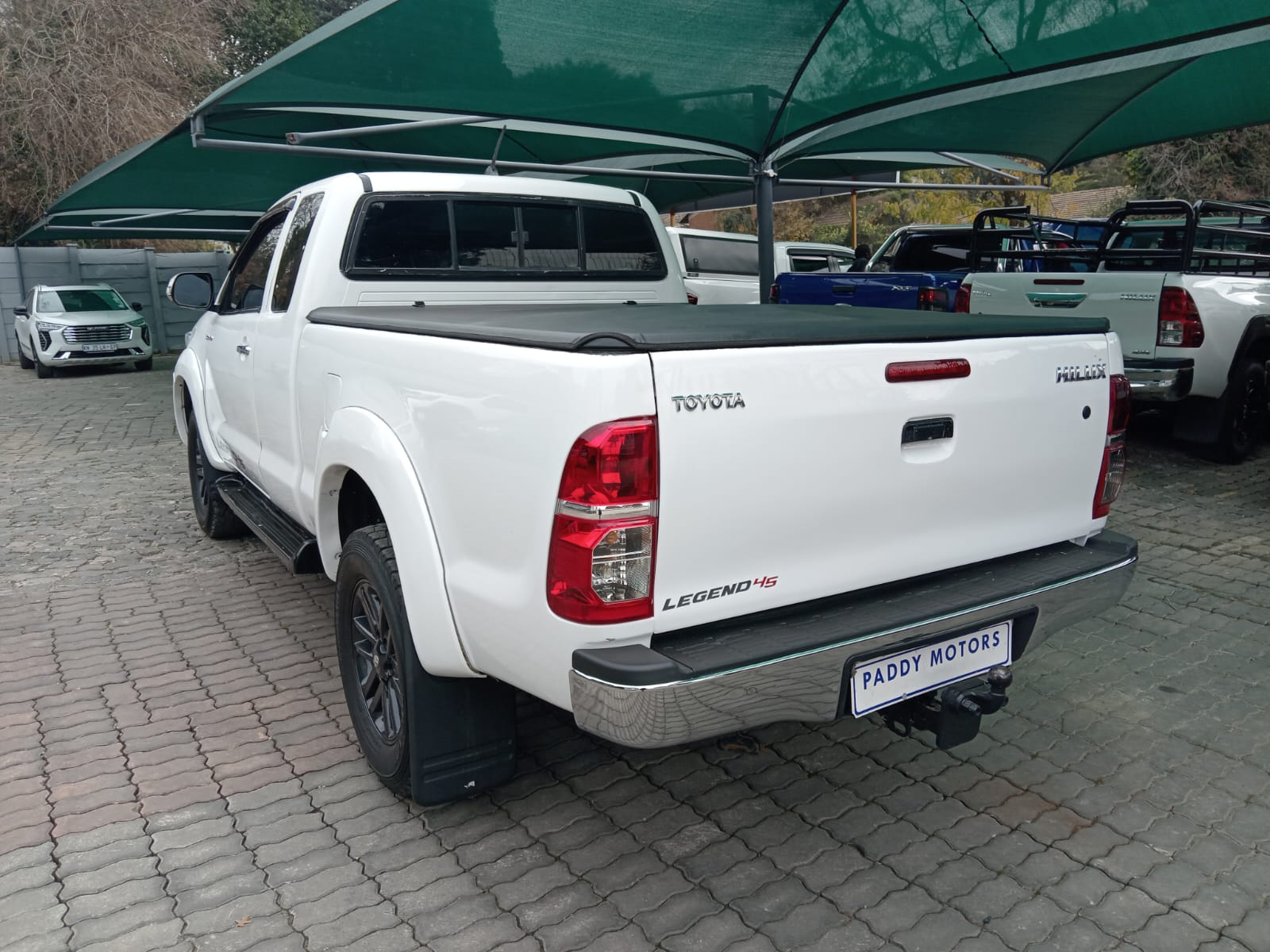 
								Toyota Hilux 3.0 D4-D Extra Cab Raider full									