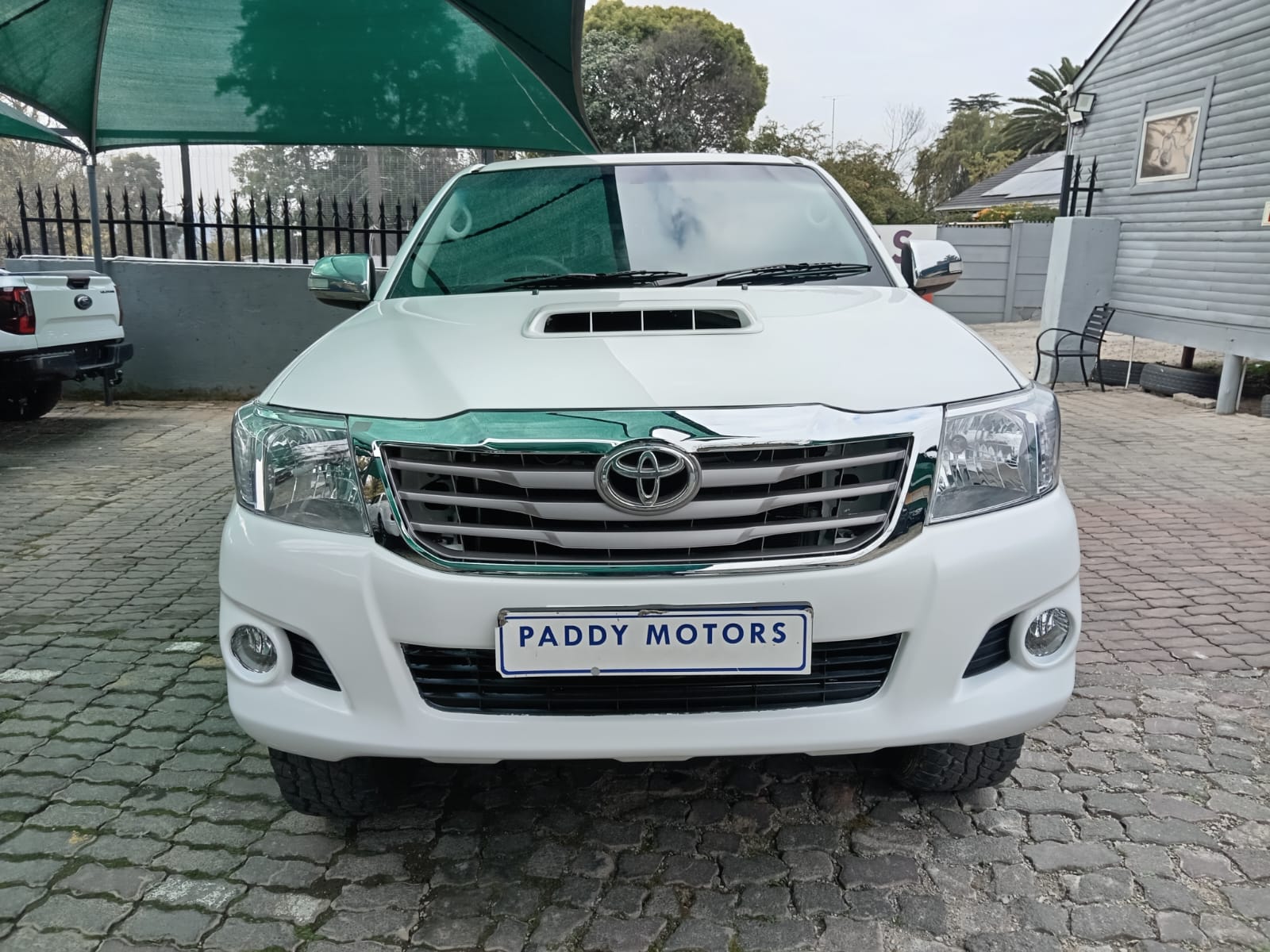 
								Toyota Hilux 3.0 D4-D Extra Cab Raider full									