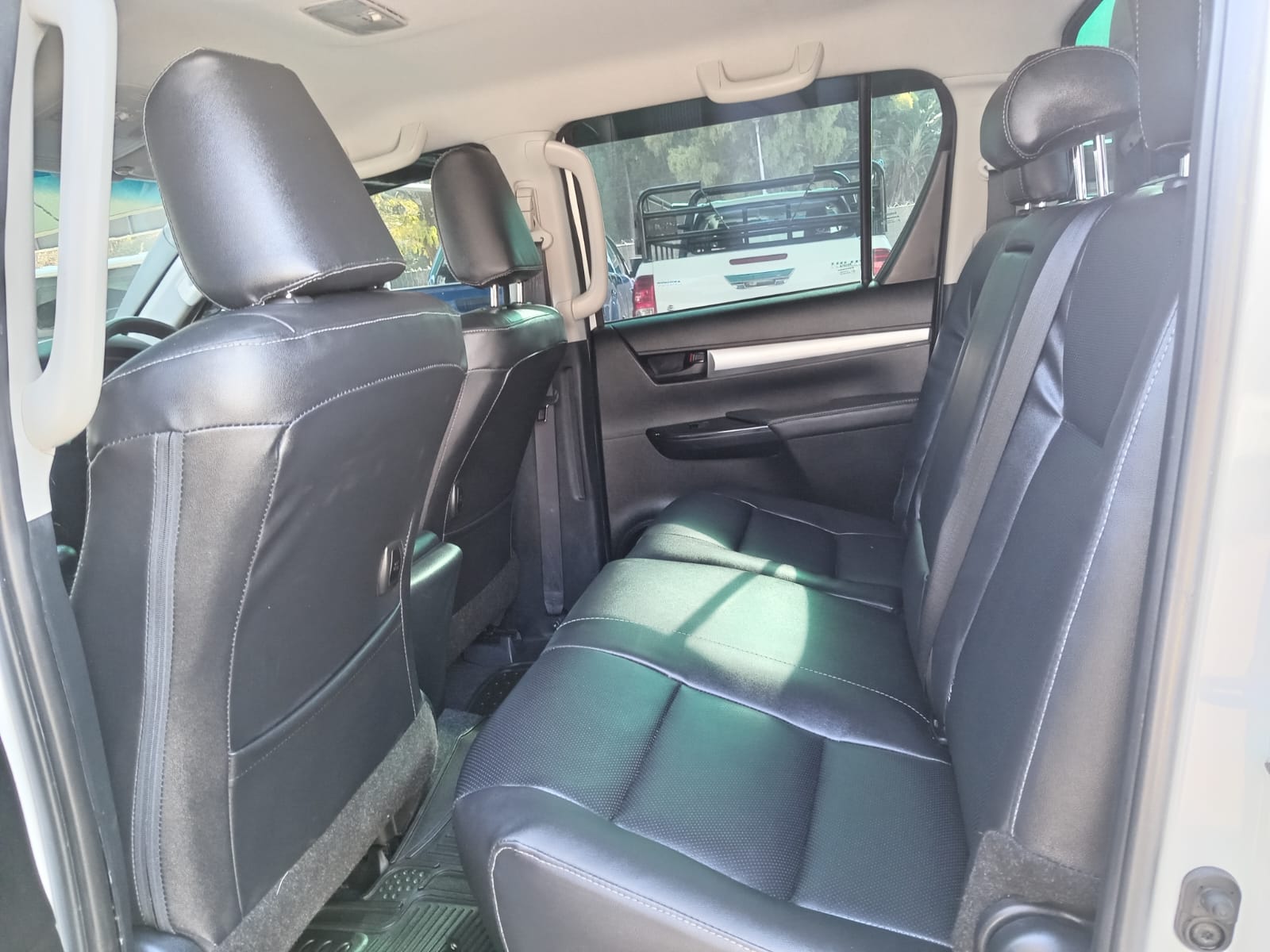 
								2024 Toyota Hilux 2.4GD-6 Double Cab 4×4 Raider full									