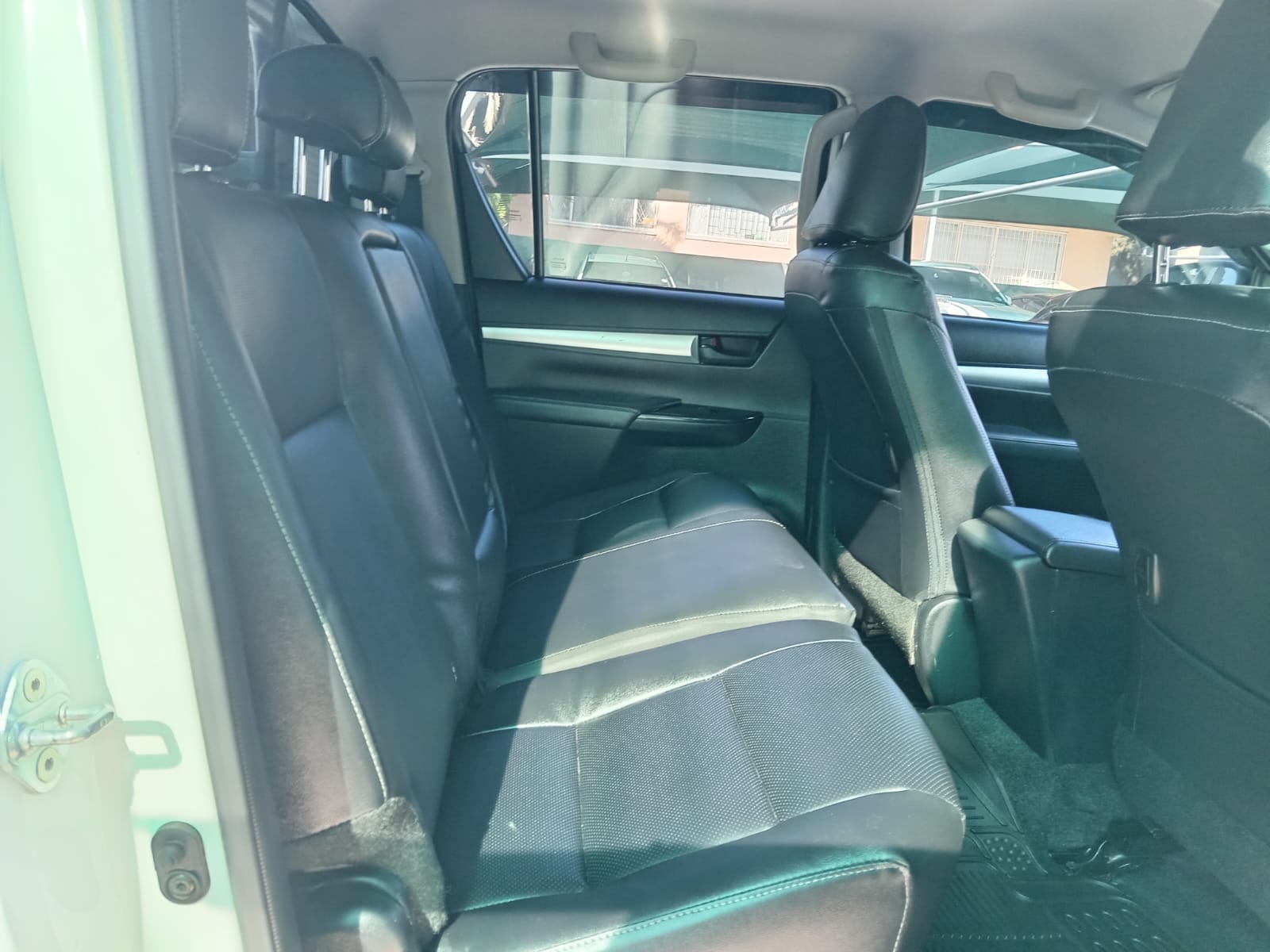 
								2024 Toyota Hilux 2.4GD-6 Double Cab 4×4 Raider full									