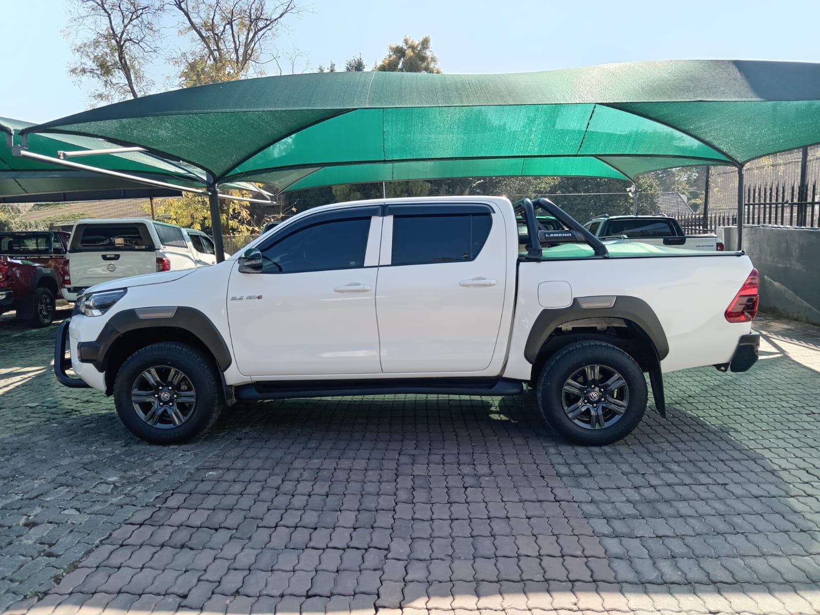 
								2024 Toyota Hilux 2.4GD-6 Double Cab 4×4 Raider full									
