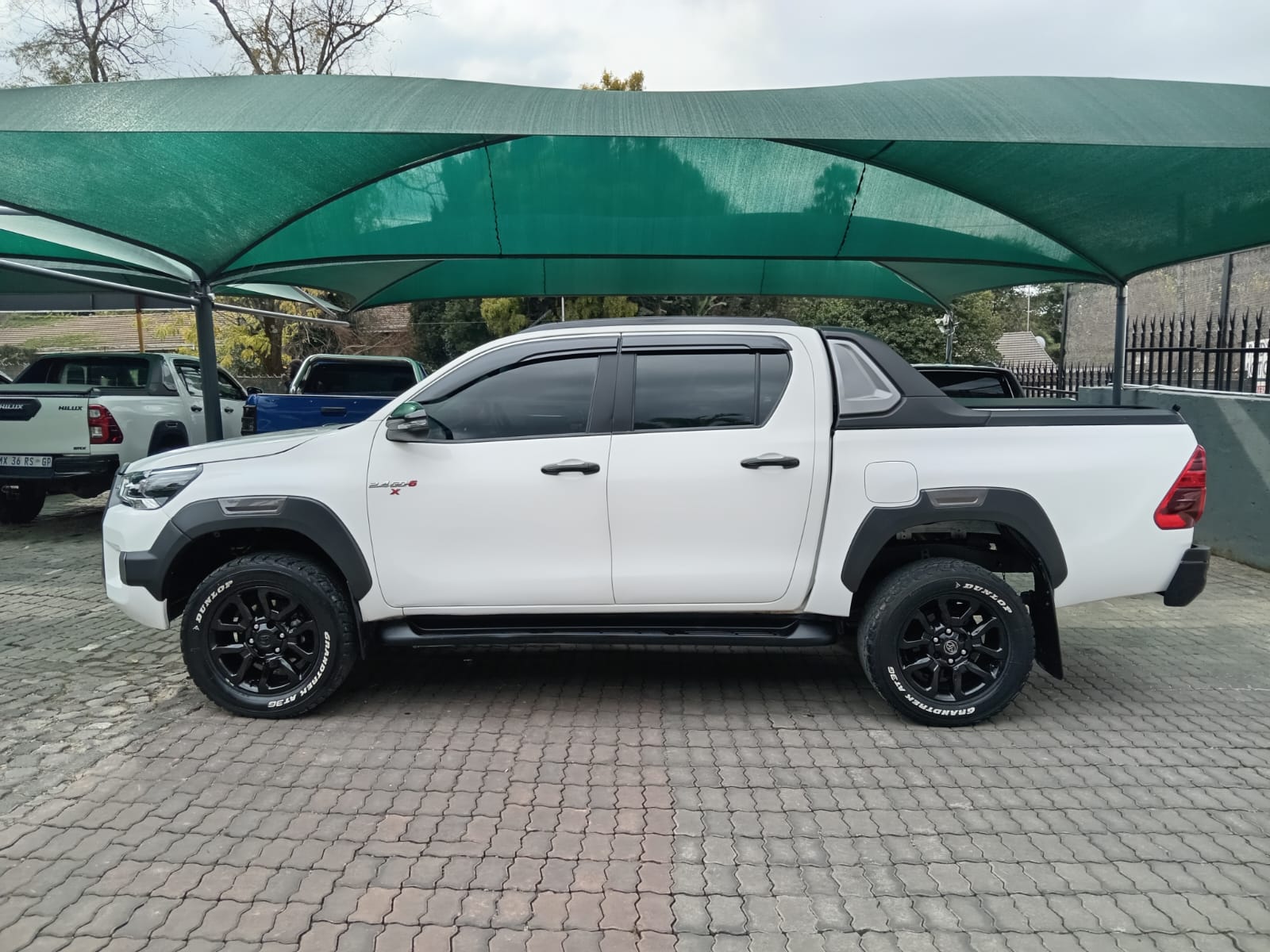 
								2024 Toyota Hilux 2.4GD-6 Double Cab 4×4 Raider X full									