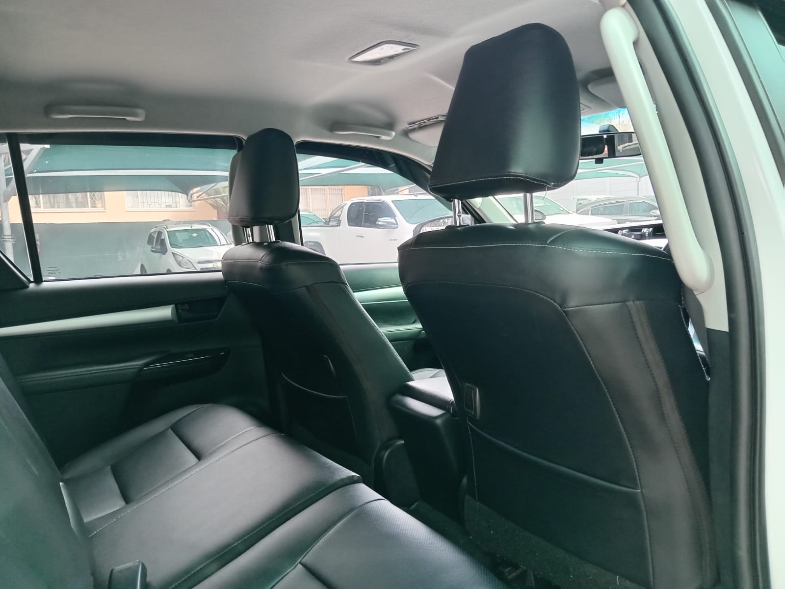 
								2024 Toyota Hilux 2.4GD-6 Double Cab 4×4 Raider X full									