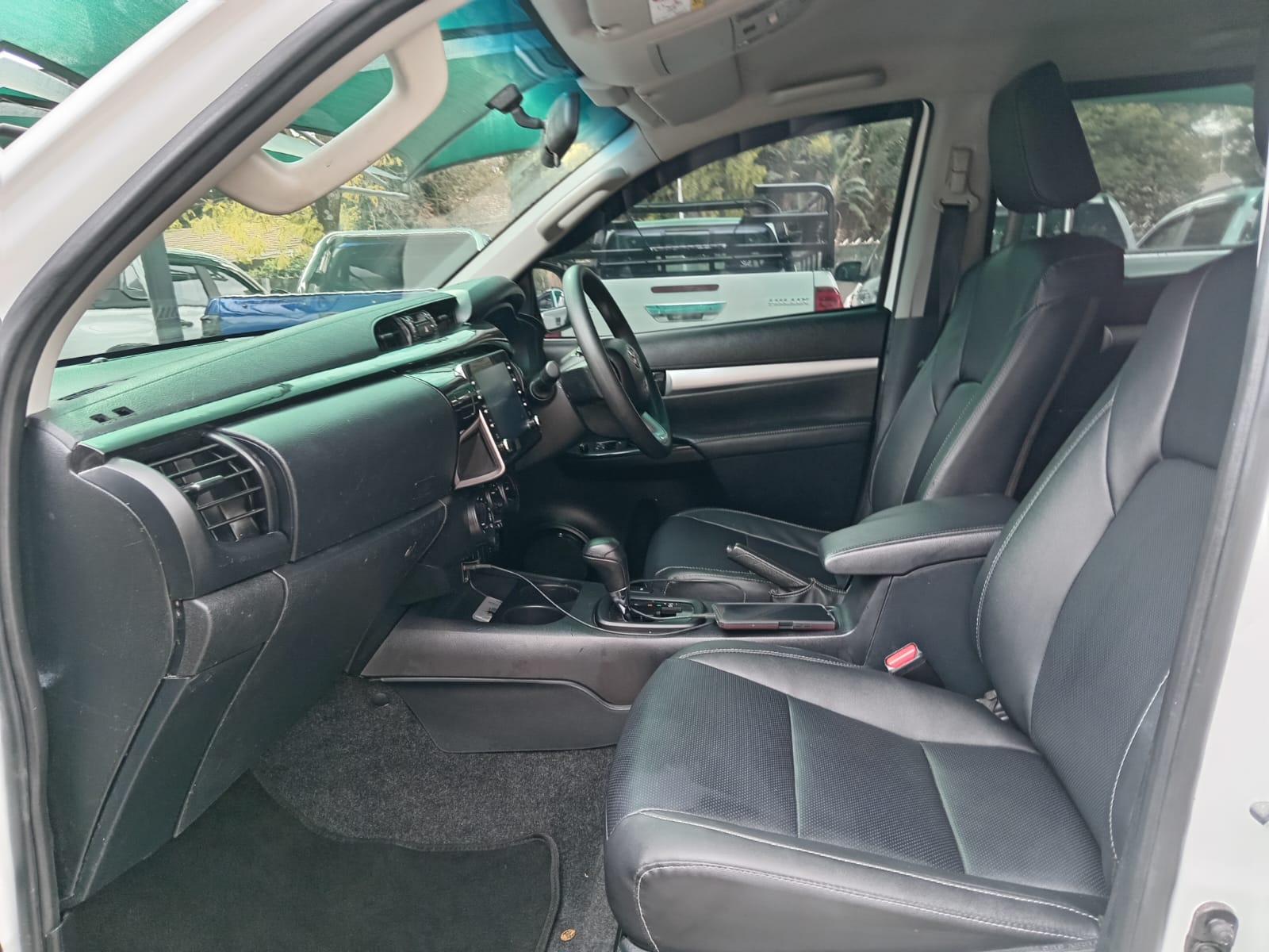 
								2024 Toyota Hilux 2.4GD-6 Double Cab 4×4 Raider X full									