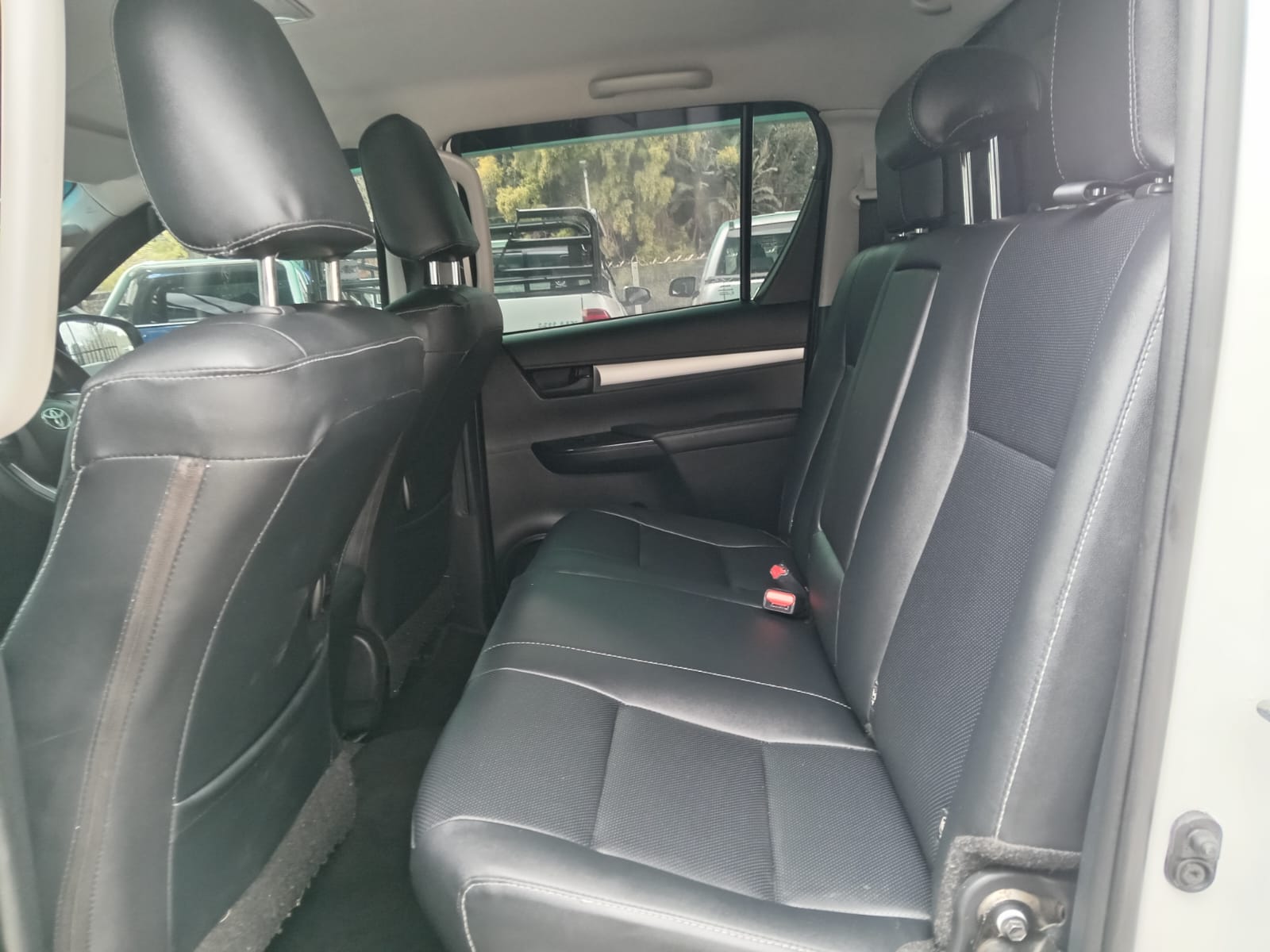 
								2024 Toyota Hilux 2.4GD-6 Double Cab 4×4 Raider X full									