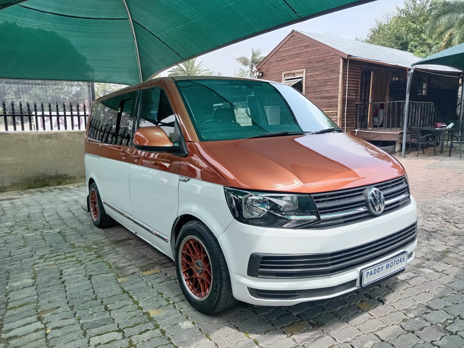 
								2017 Volkswagen Caravelle 2.0BiTDI Highline full									