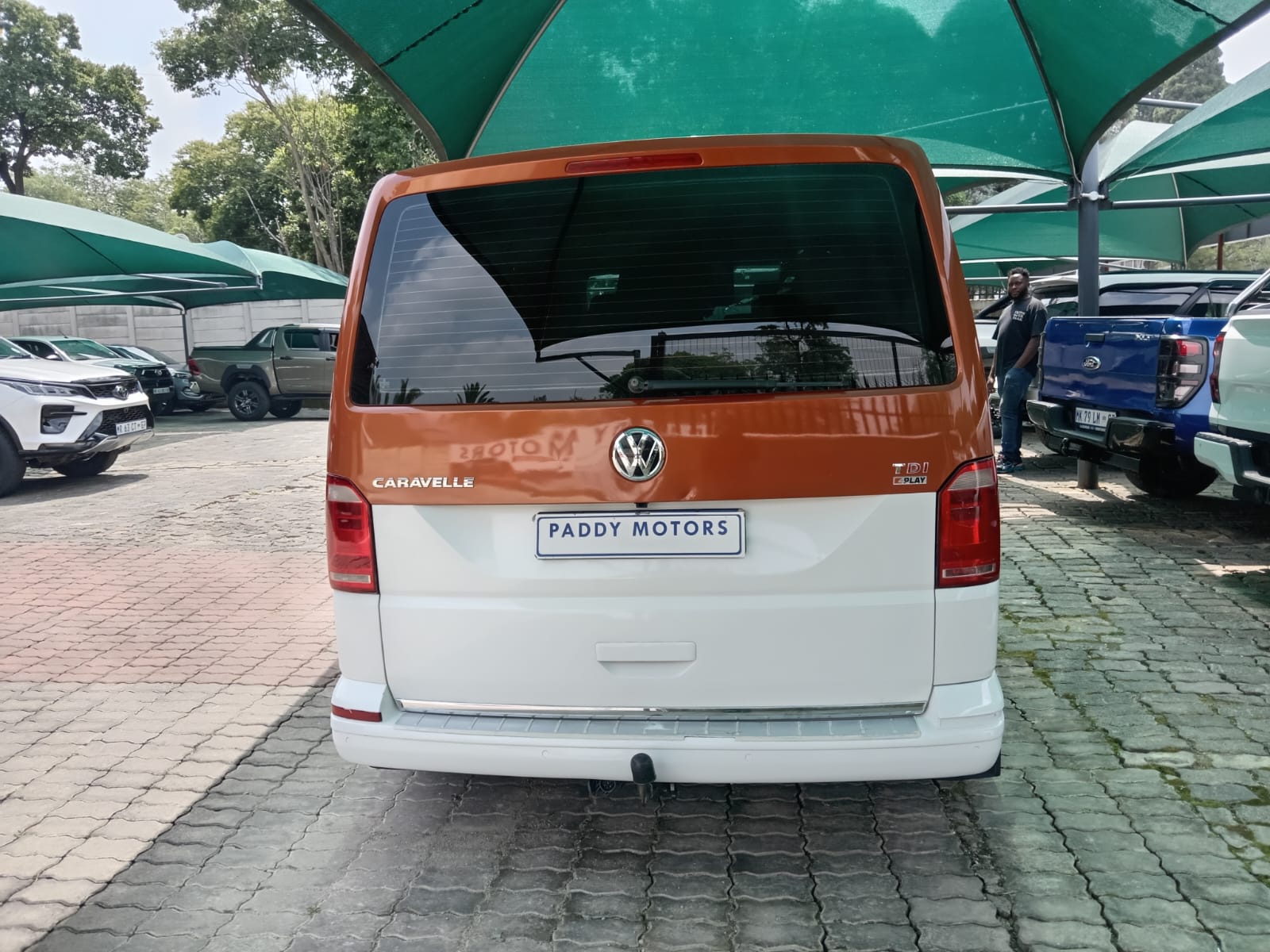 
								2017 Volkswagen Caravelle 2.0BiTDI Highline full									