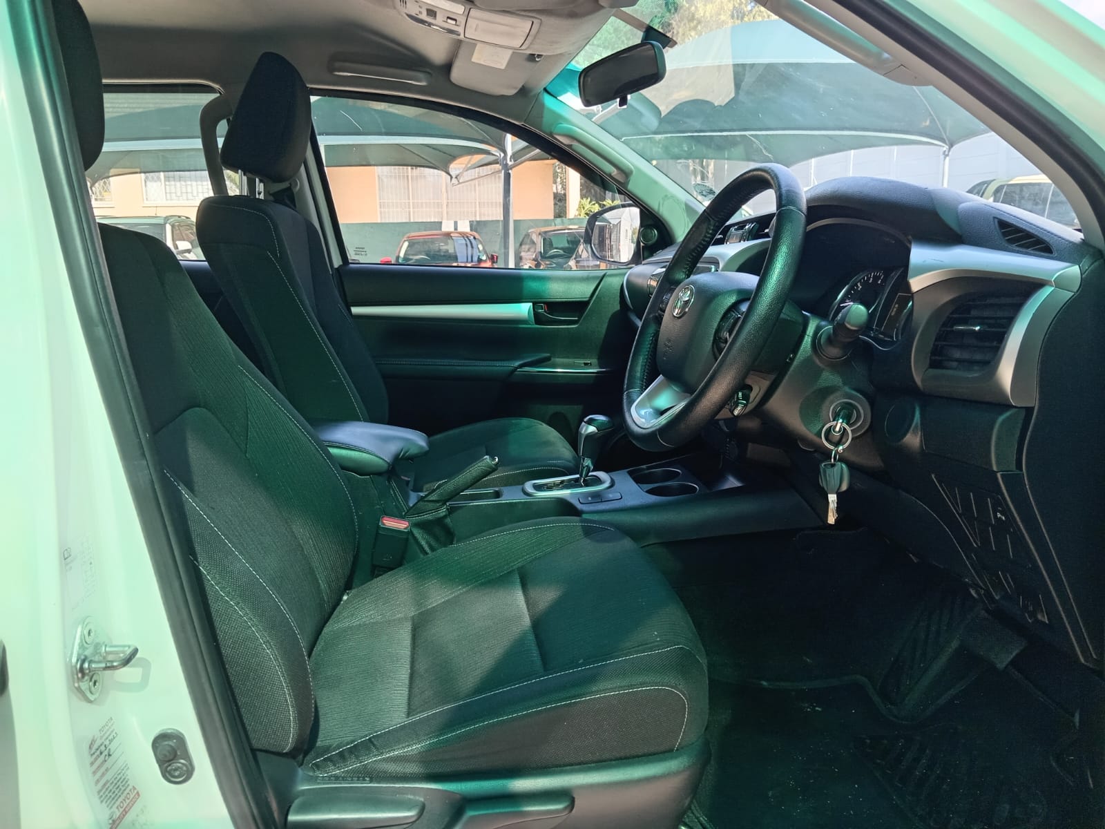 
								2023 Toyota Hilux 2.8GD-6 Double Cab full									