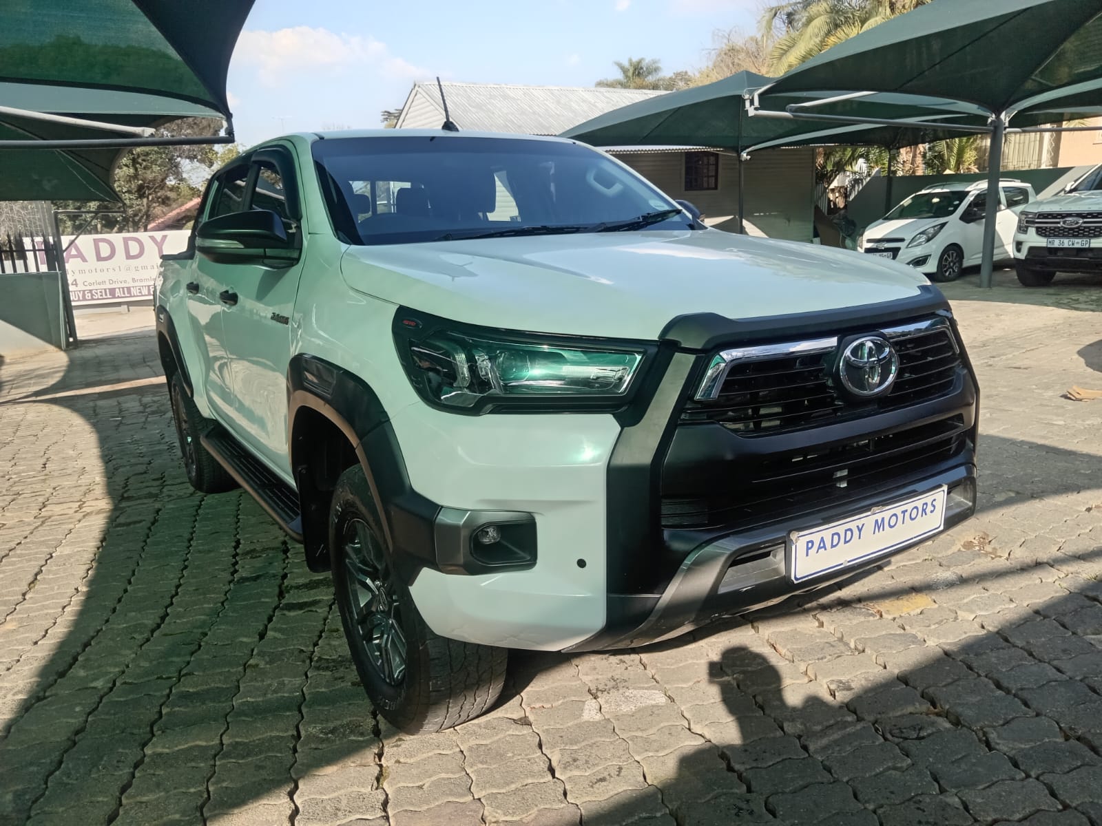 
								2023 Toyota Hilux 2.4GD-6 Double Cab Raider full									