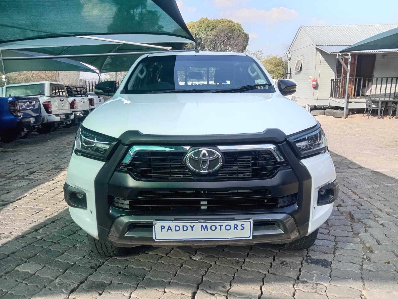 
								2023 Toyota Hilux 2.4GD-6 Double Cab Raider full									
