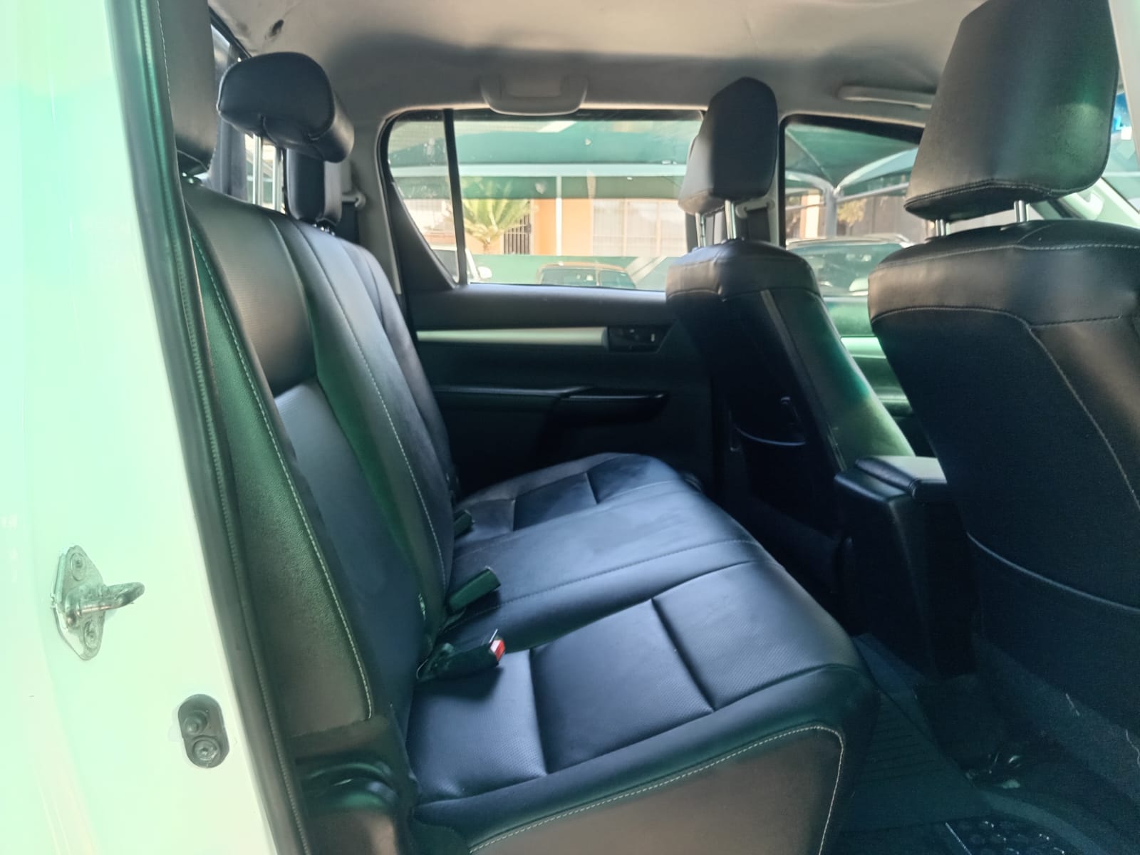 
								2023 Toyota Hilux 2.4GD-6 Double Cab Raider full									