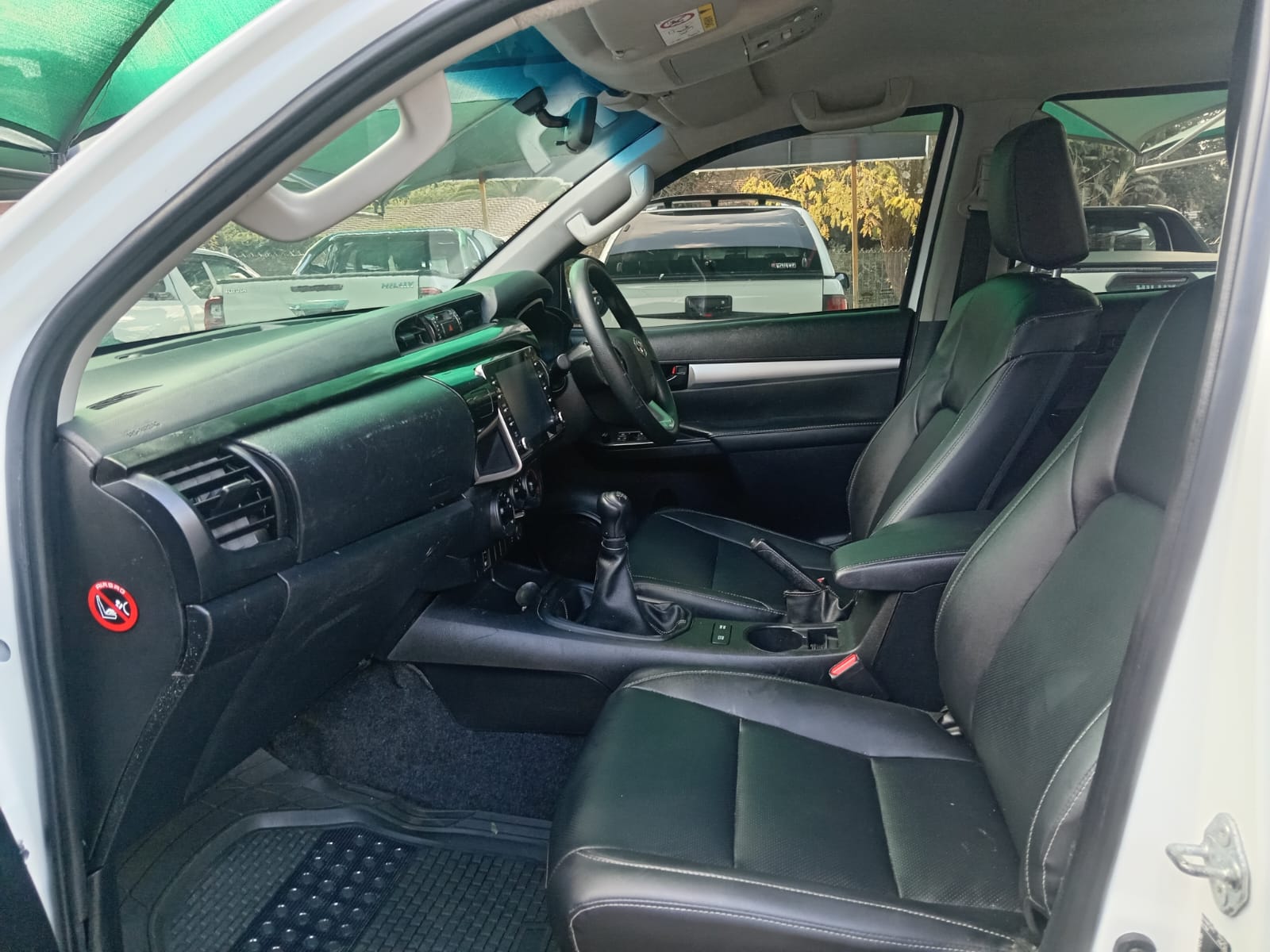 
								2023 Toyota Hilux 2.4GD-6 Double Cab Raider full									