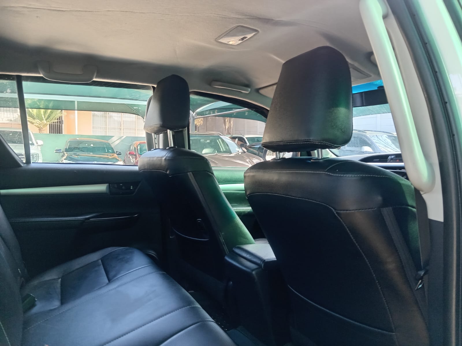 
								2023 Toyota Hilux 2.4GD-6 Double Cab Raider full									