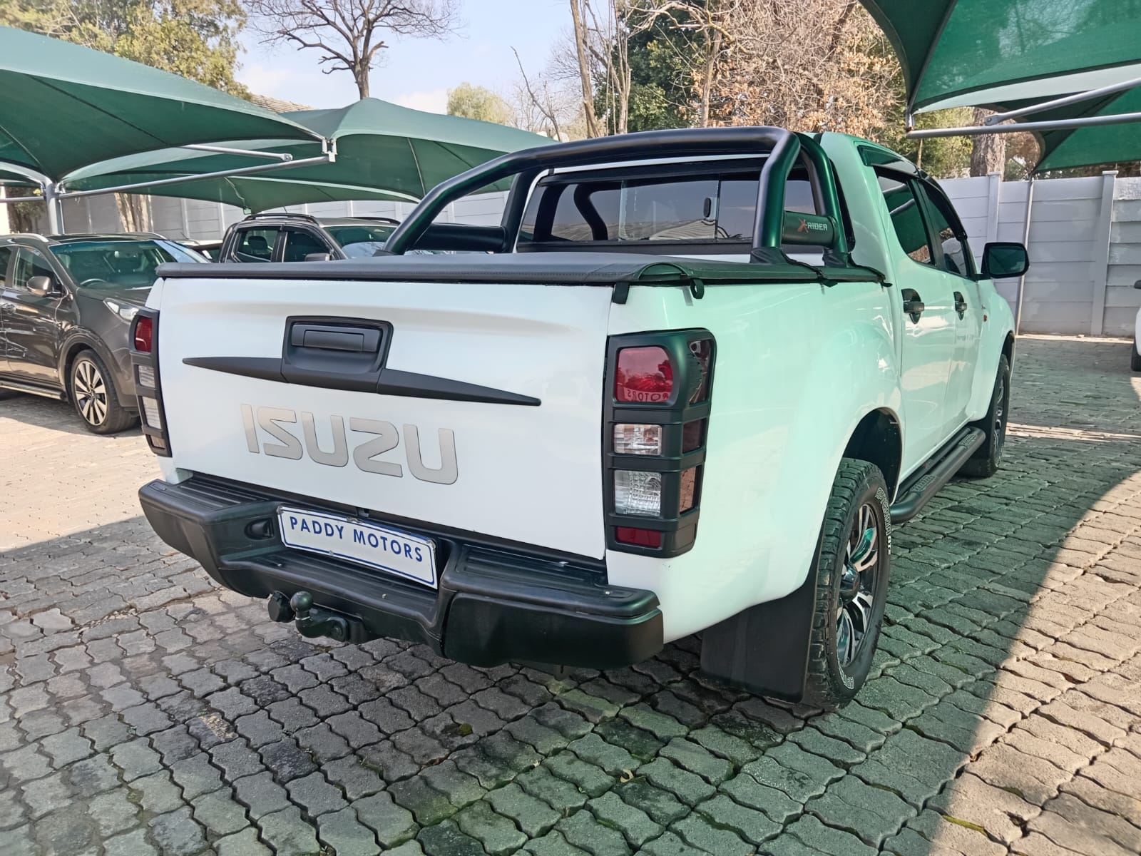 
								Isuzu D-Max 250 Double Cab X-Rider Auto full									