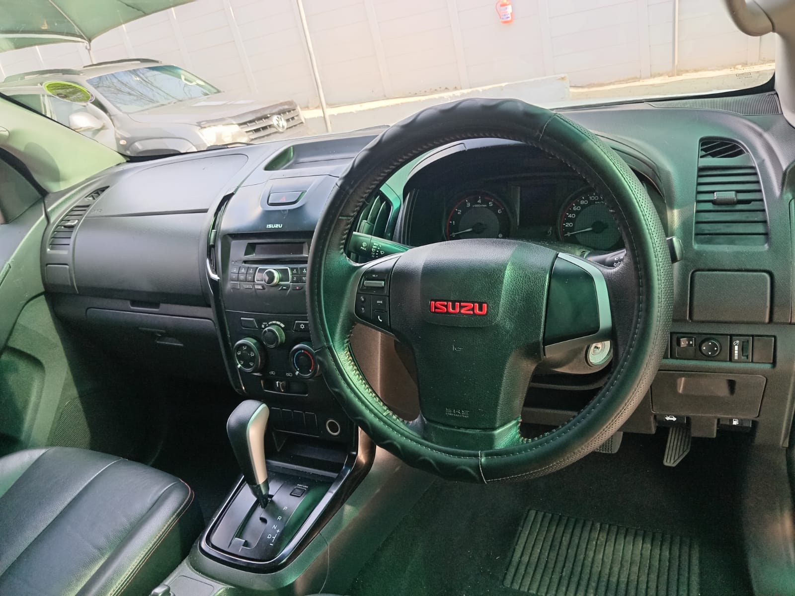 
								Isuzu D-Max 250 Double Cab X-Rider Auto full									