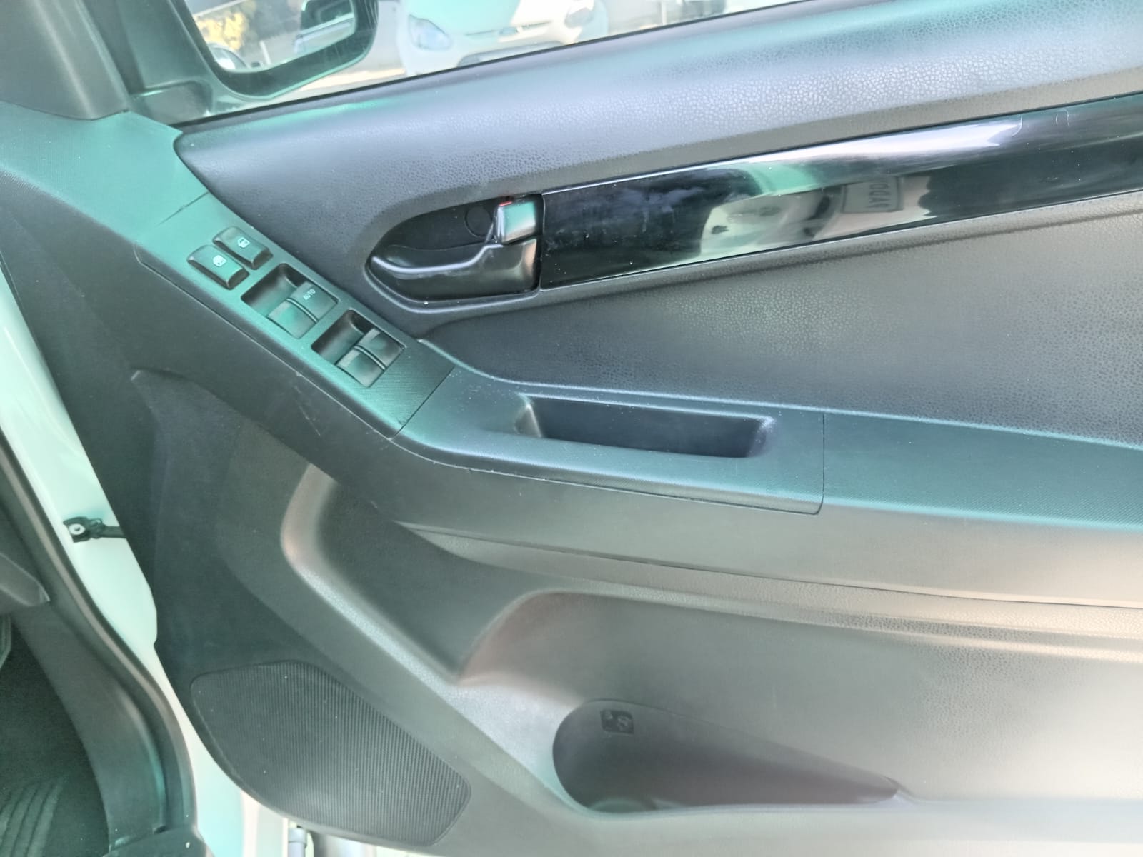 
								Isuzu D-Max 250 Double Cab X-Rider Auto full									