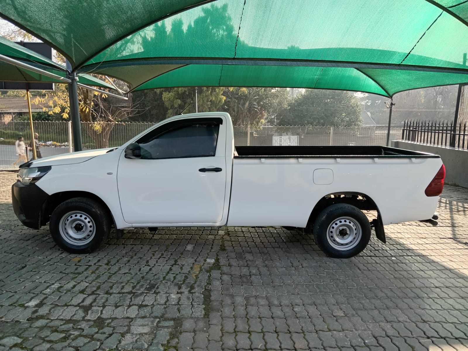 
								2023 TOYOTA HILUX 2.4 gd single cab lowrider full									